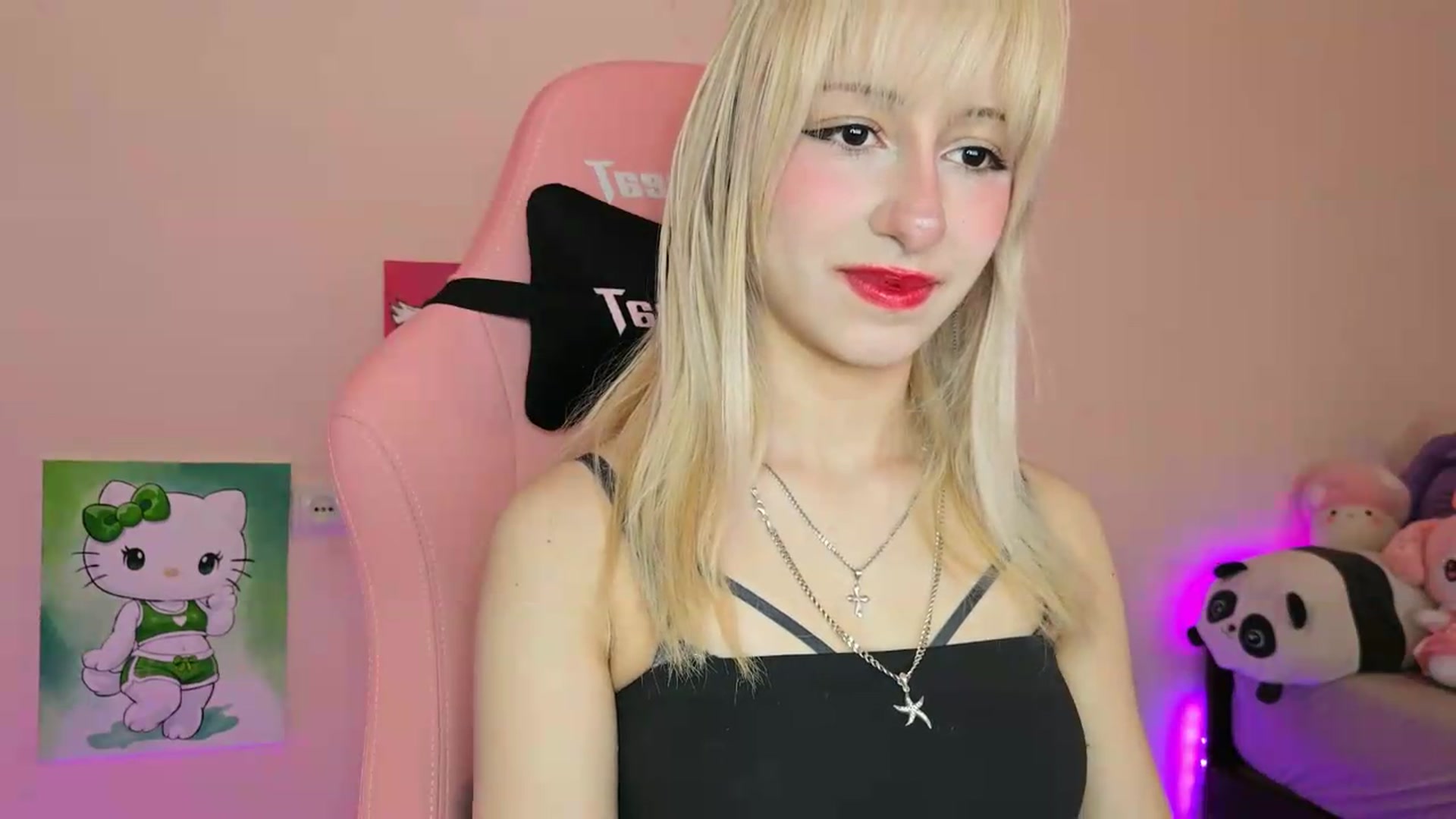 Gallery image thumbnail from PureBlush_xo's myfreecams stream on, 05/21/2026, 04:46 image 14 of 20