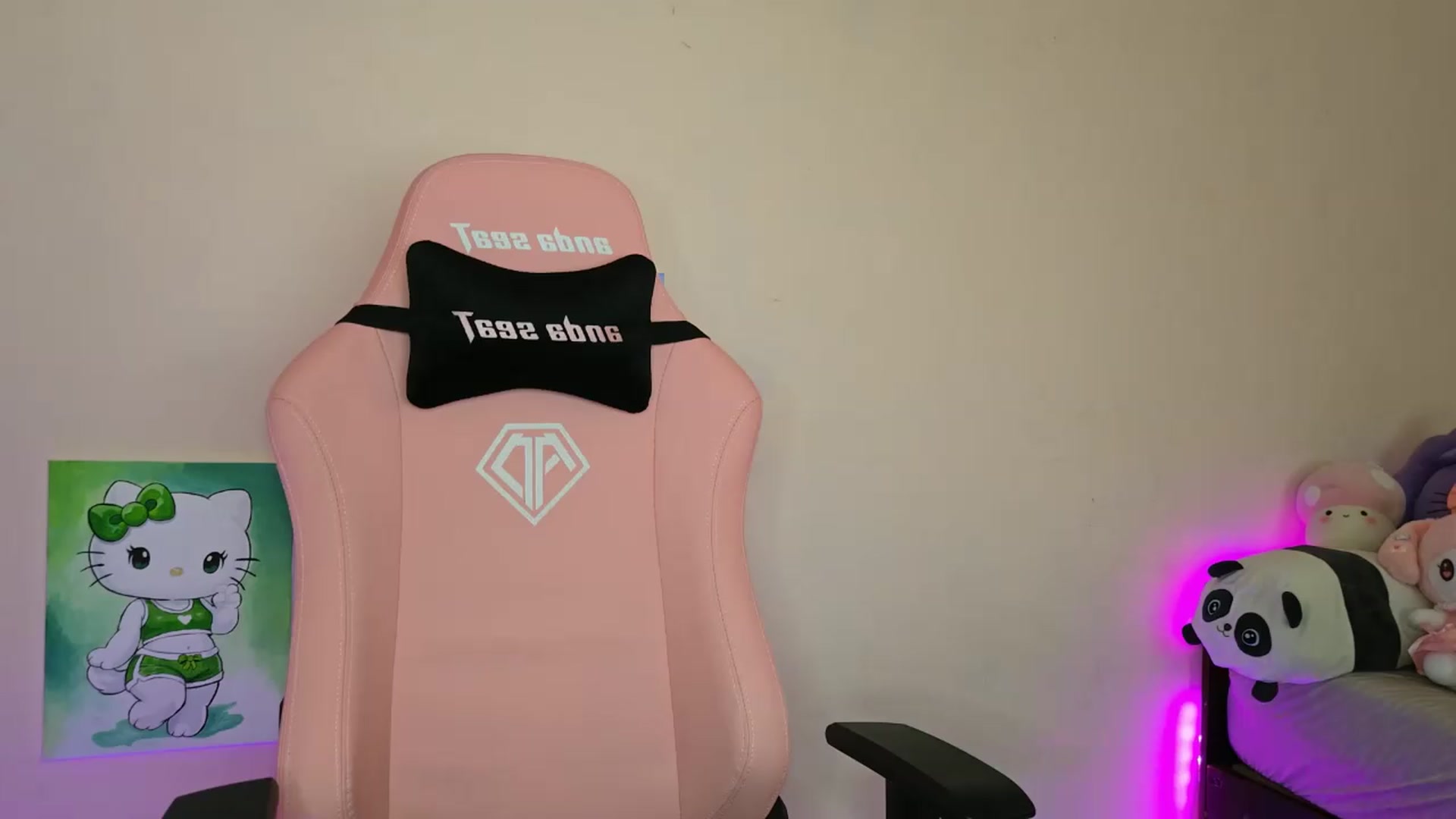 Gallery image thumbnail from PureBlush_xo's myfreecams stream on, 05/21/2026, 04:46 image 9 of 20
