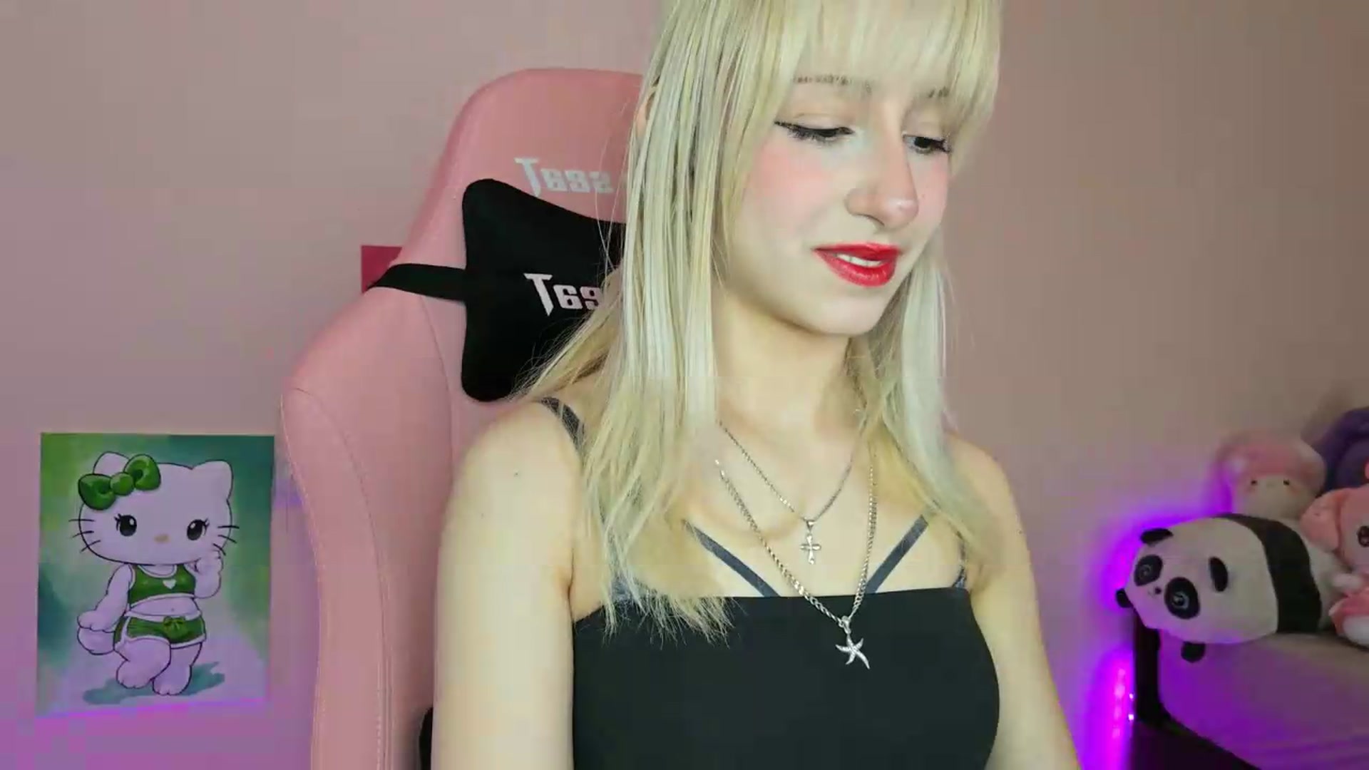 Gallery image thumbnail from PureBlush_xo's myfreecams stream on, 05/21/2026, 04:46 image 11 of 20