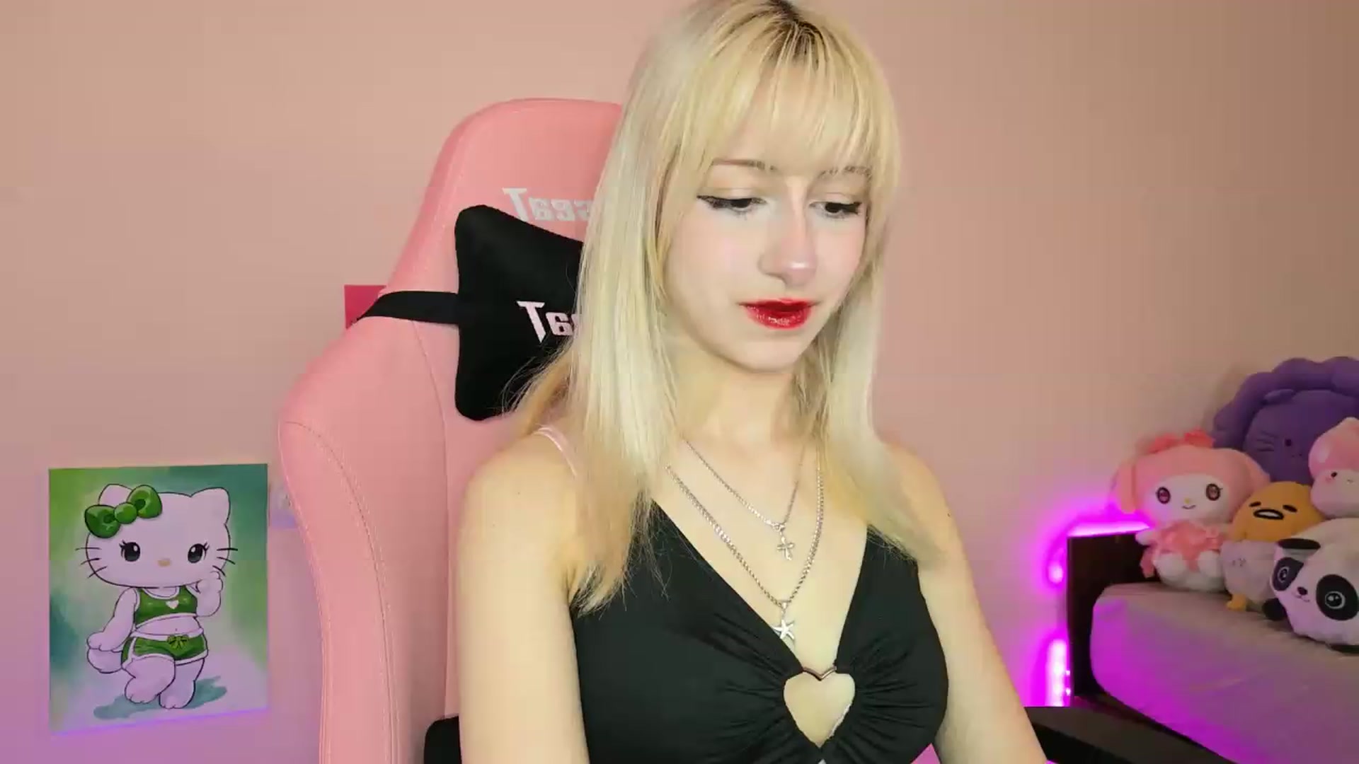 Gallery image thumbnail from PureBlush_xo's myfreecams stream on, 05/26/2026, 05:51 image 3 of 20