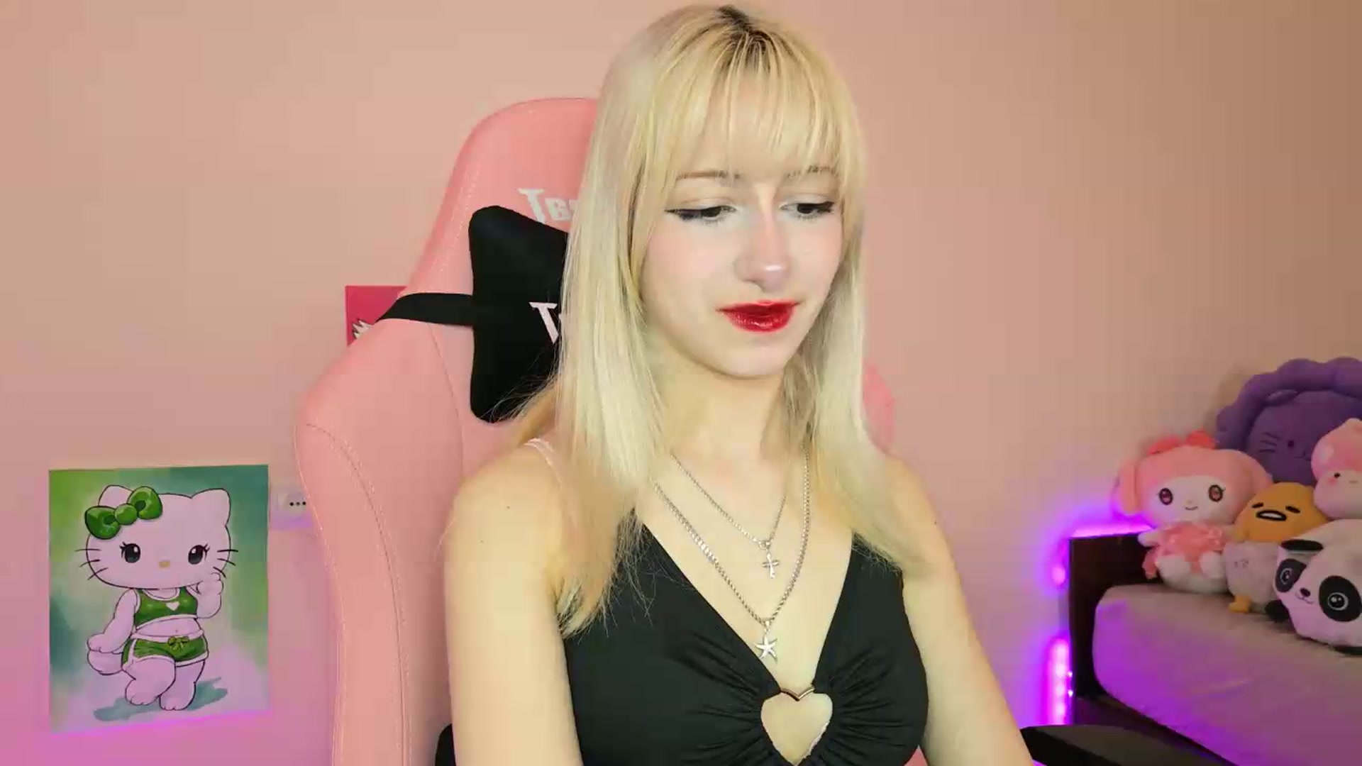 Gallery image thumbnail from PureBlush_xo's myfreecams stream on, 05/26/2026, 05:51 image 6 of 20