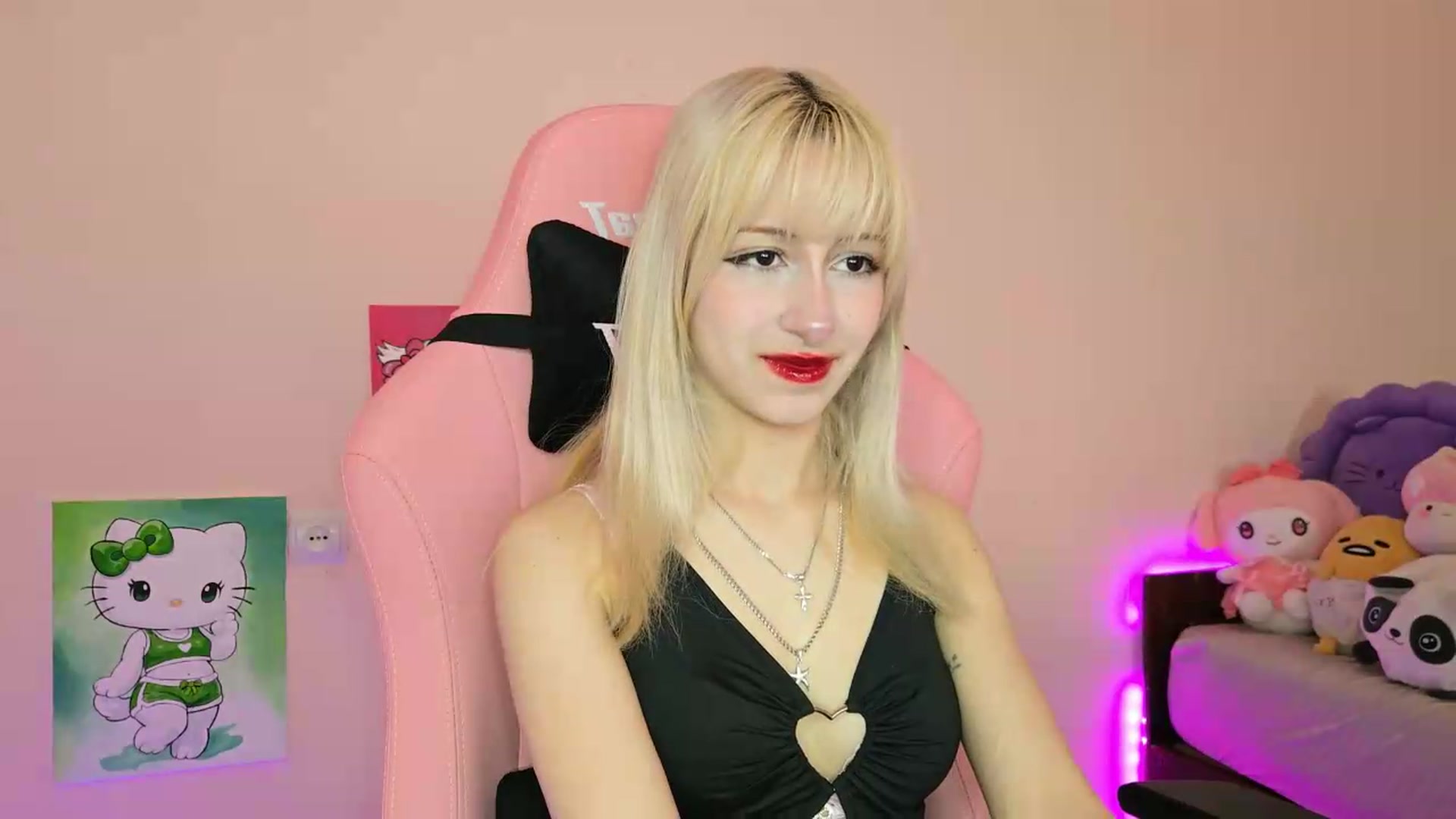 Gallery image thumbnail from PureBlush_xo's myfreecams stream on, 05/26/2026, 05:51 image 12 of 20