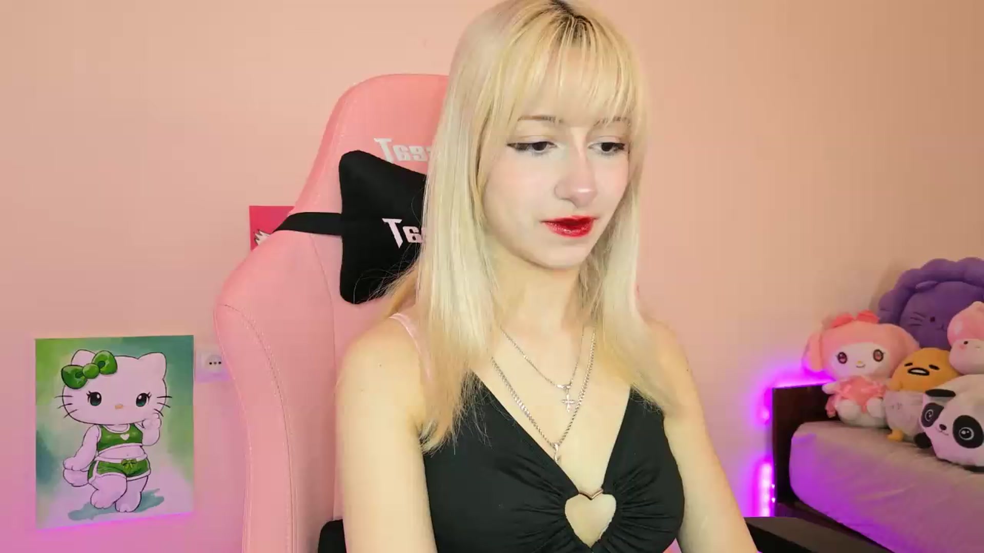 Gallery image thumbnail from PureBlush_xo's myfreecams stream on, 05/26/2026, 05:51 image 19 of 20