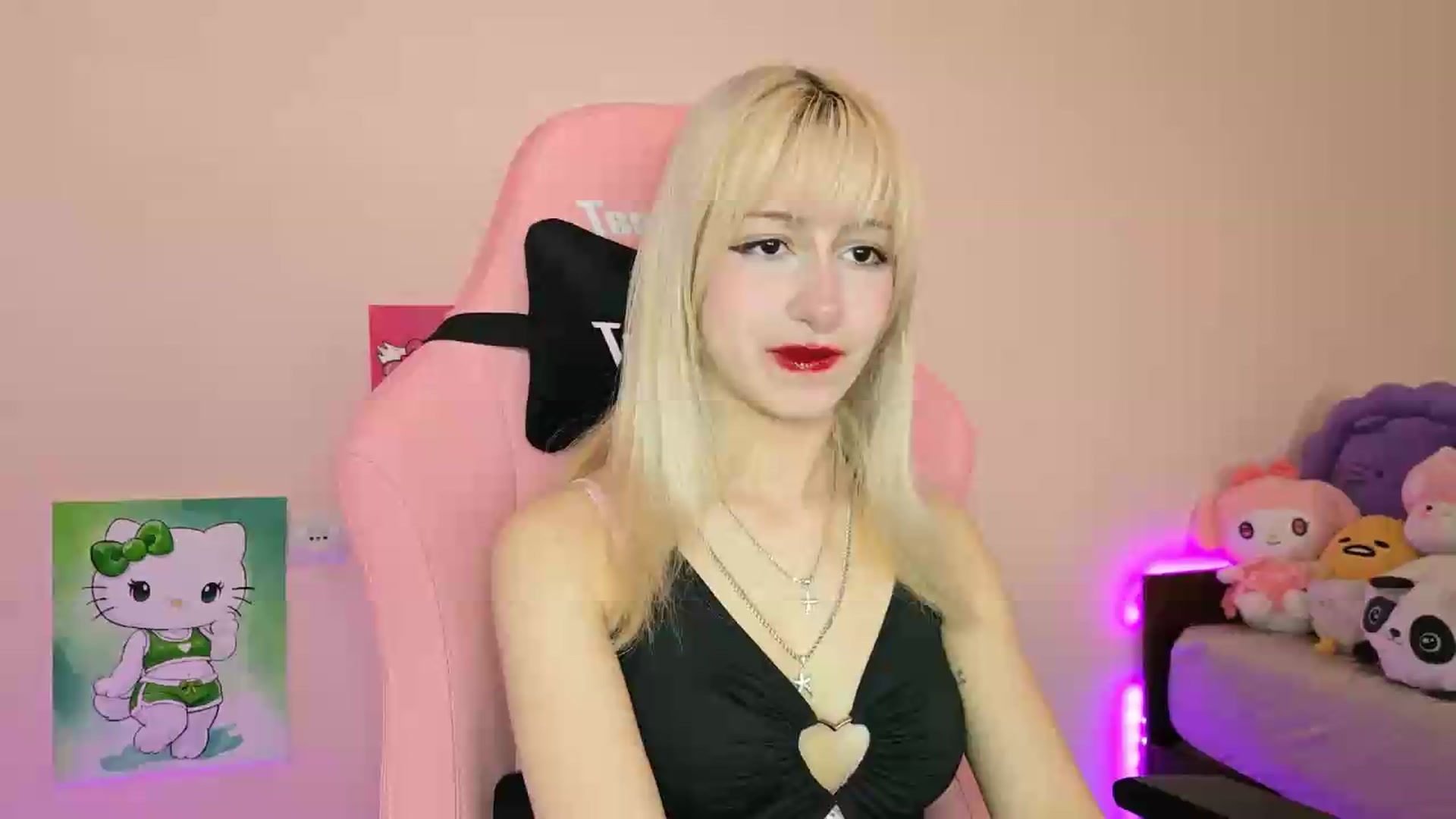Gallery image thumbnail from PureBlush_xo's myfreecams stream on, 05/26/2026, 05:51 image 15 of 20