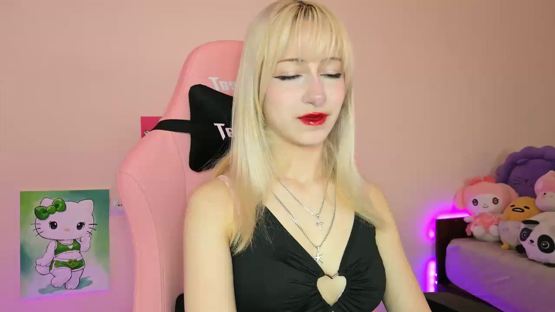 Gallery image thumbnail from PureBlush_xo's myfreecams stream on, 05/26/2026, 05:51 image 4 of 20