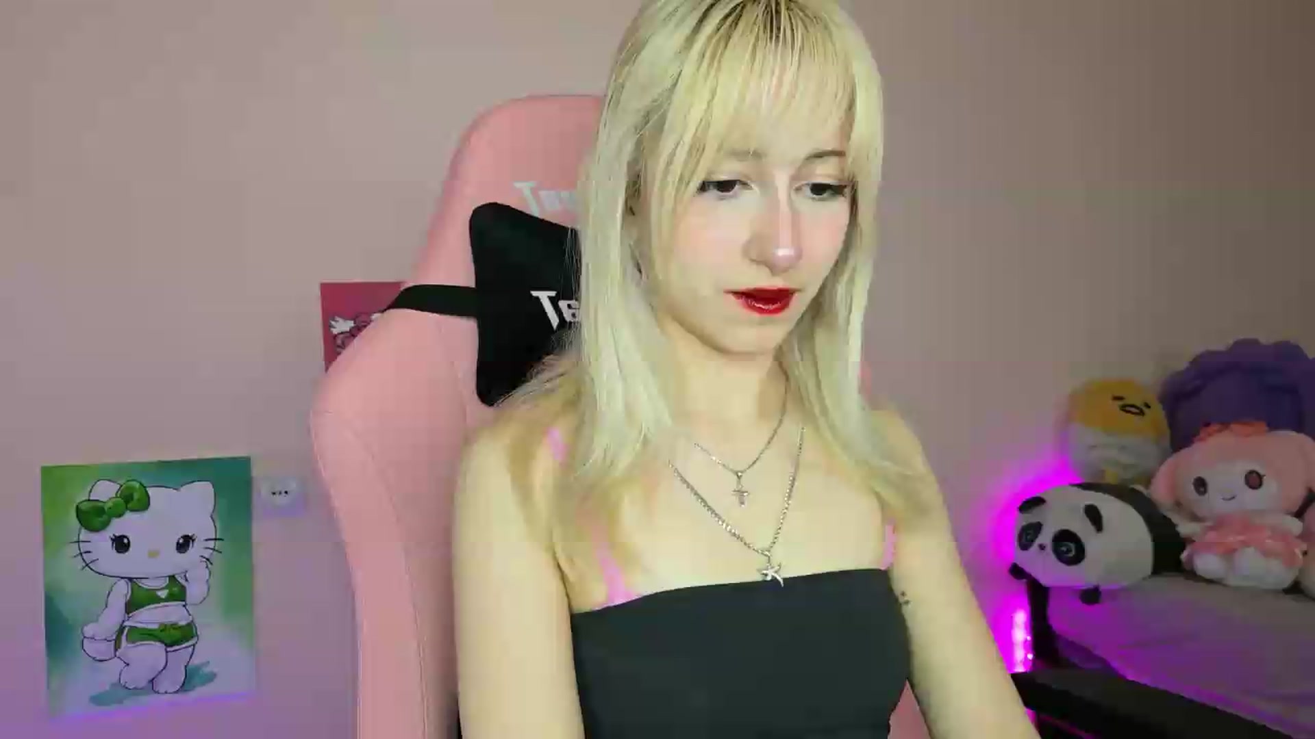 Gallery image thumbnail from PureBlush_xo's myfreecams stream on, 05/28/2026, 05:43 image 16 of 20