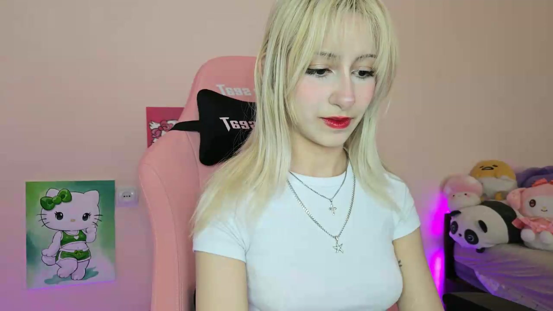 Gallery image thumbnail from PureBlush_xo's myfreecams stream on, 05/30/2026, 09:34 image 17 of 20