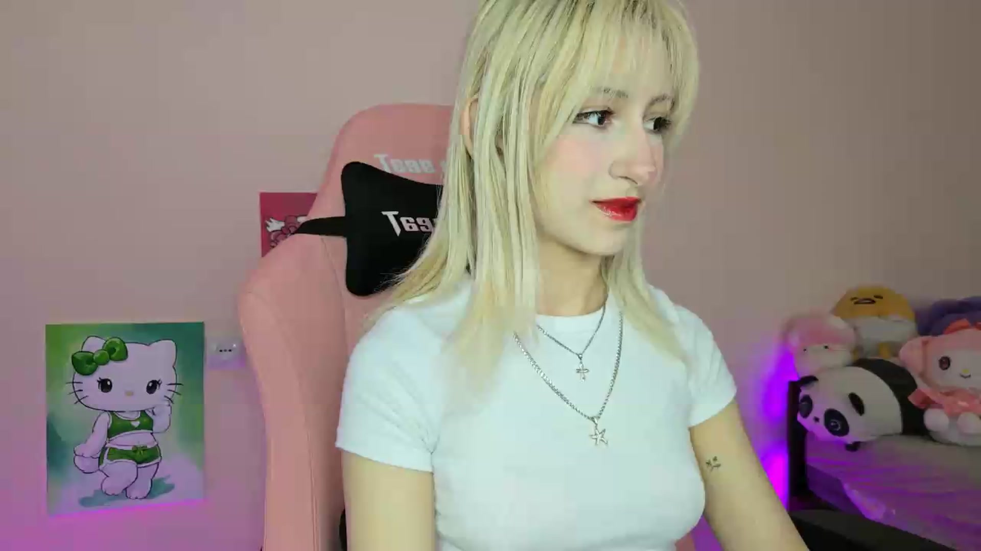 Gallery image thumbnail from PureBlush_xo's myfreecams stream on, 05/30/2026, 09:34 image 3 of 20