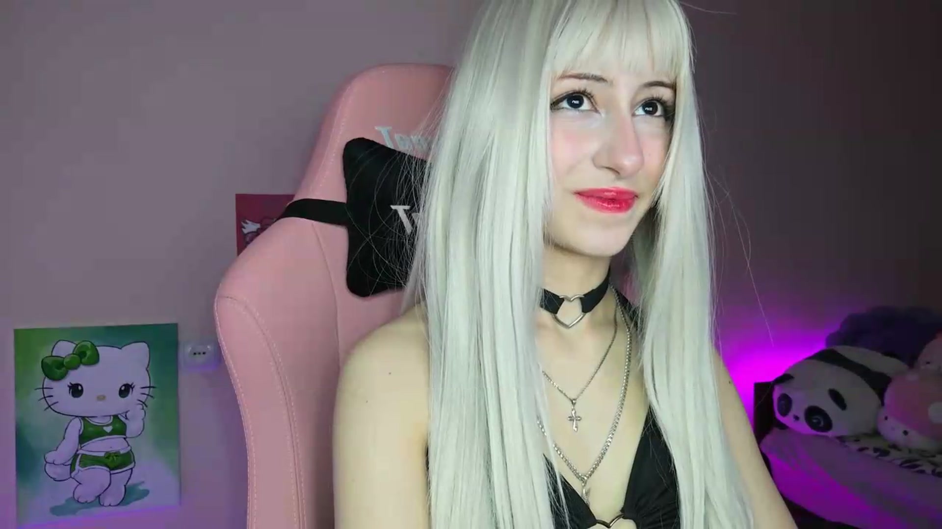 Gallery image thumbnail from PureBlush_xo's myfreecams stream on, 06/14/2026, 01:40 image 19 of 20