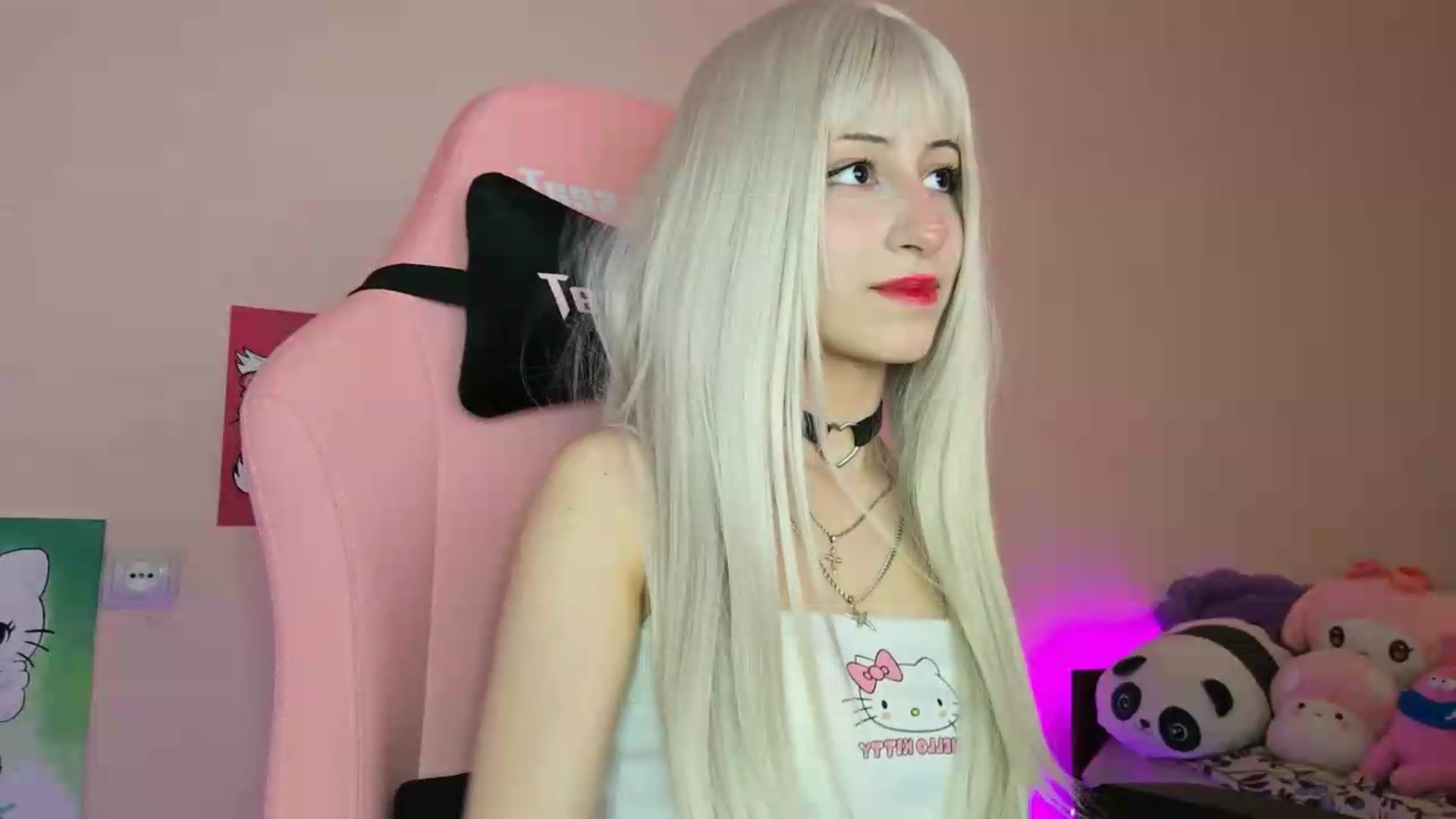 Gallery image thumbnail from PureBlush_xo's myfreecams stream on, 06/15/2026, 03:14 image 17 of 20