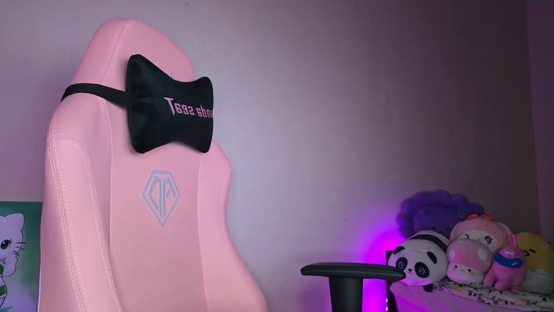 Gallery image thumbnail from PureBlush_xo's myfreecams stream on, 06/16/2026, 01:23 image 18 of 20