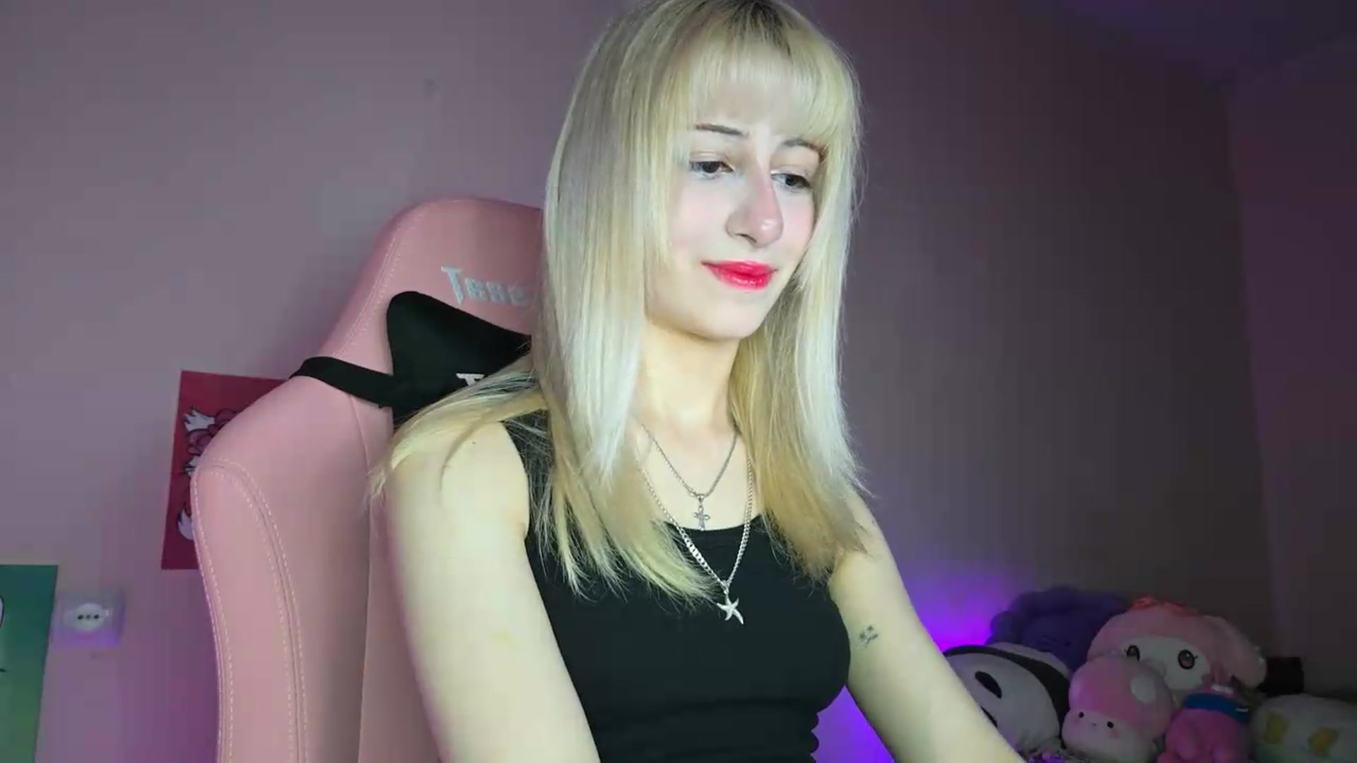 Gallery image thumbnail from PureBlush_xo's myfreecams stream on, 06/22/2026, 01:54 image 8 of 20