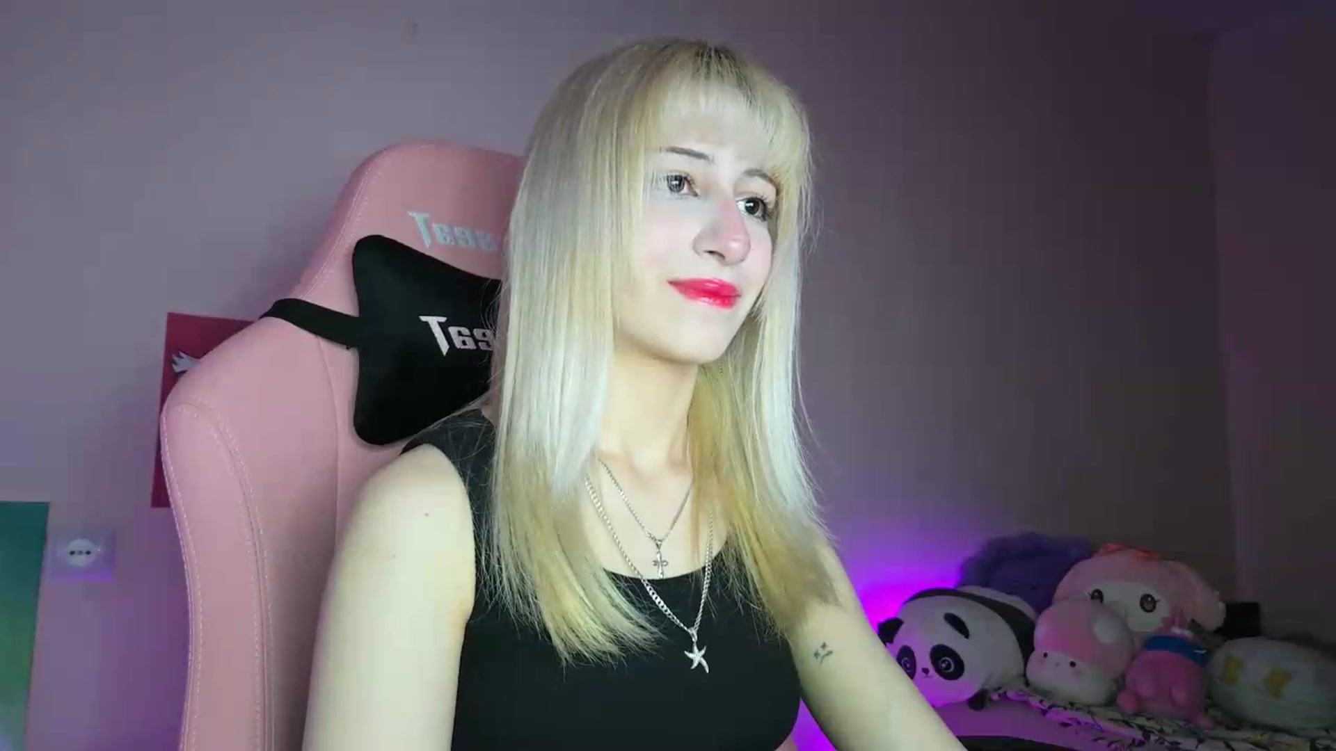Gallery image thumbnail from PureBlush_xo's myfreecams stream on, 06/22/2026, 01:54 image 11 of 20