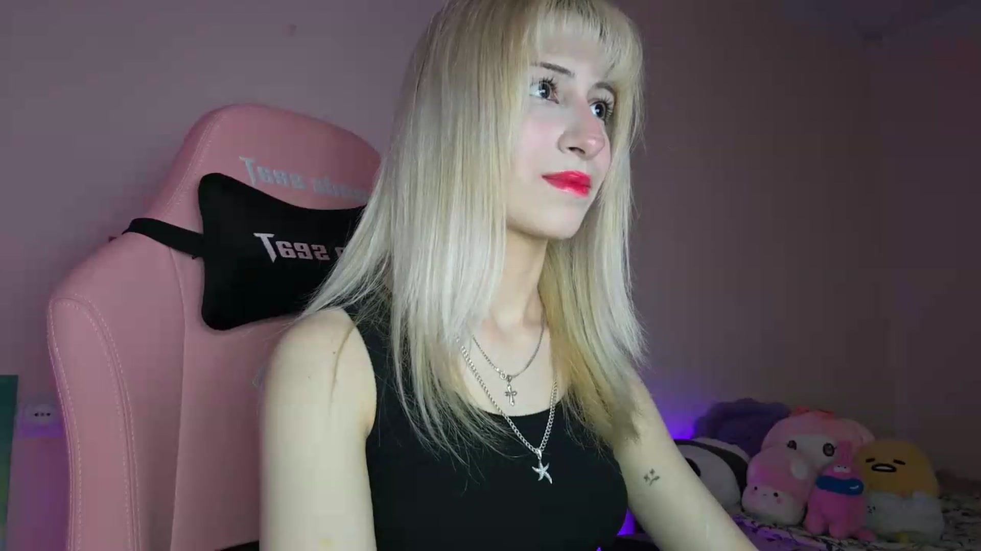 Gallery image thumbnail from PureBlush_xo's myfreecams stream on, 06/22/2026, 03:33 image 7 of 20