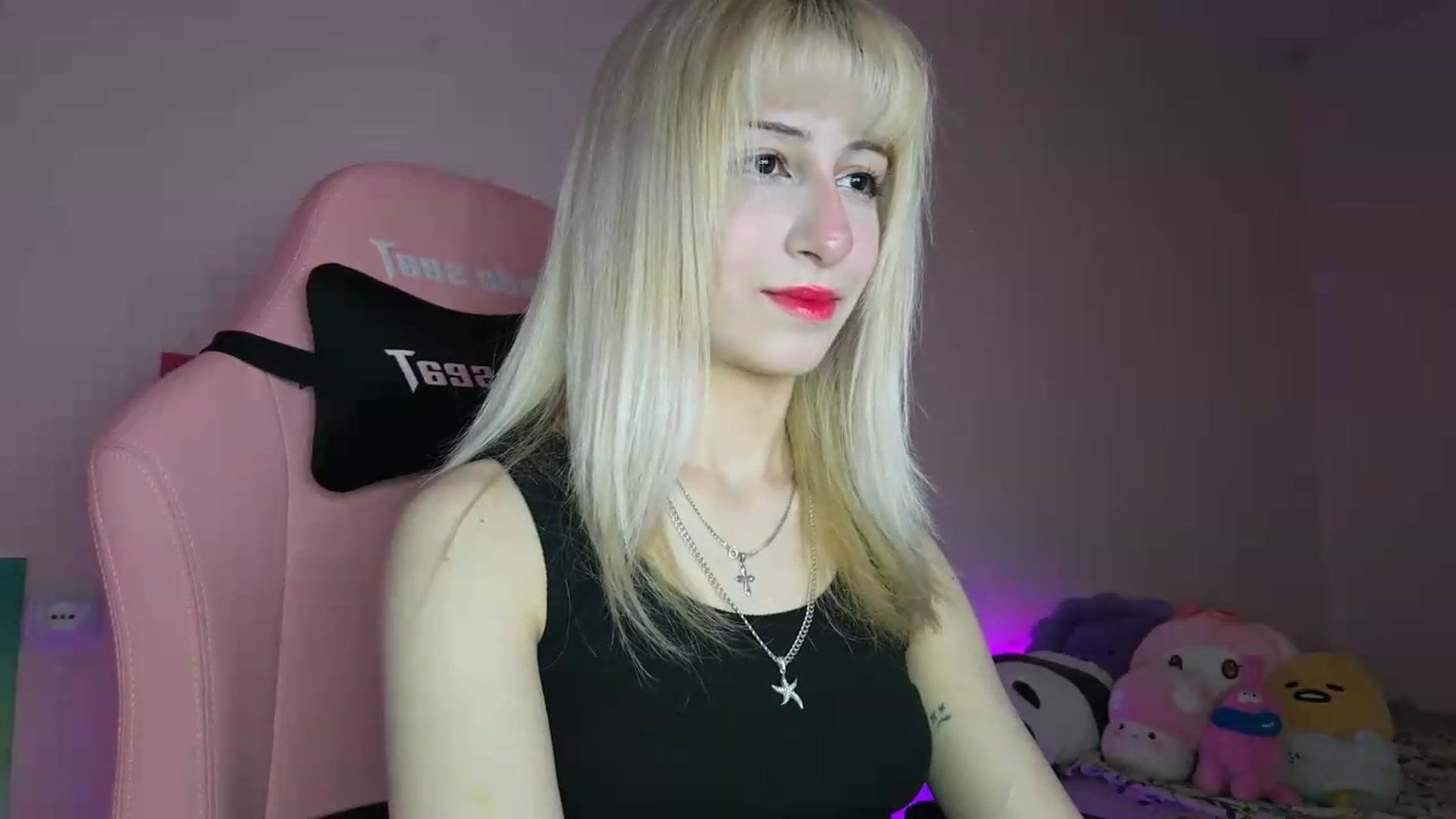 Gallery image thumbnail from PureBlush_xo's myfreecams stream on, 06/22/2026, 03:33 image 4 of 20