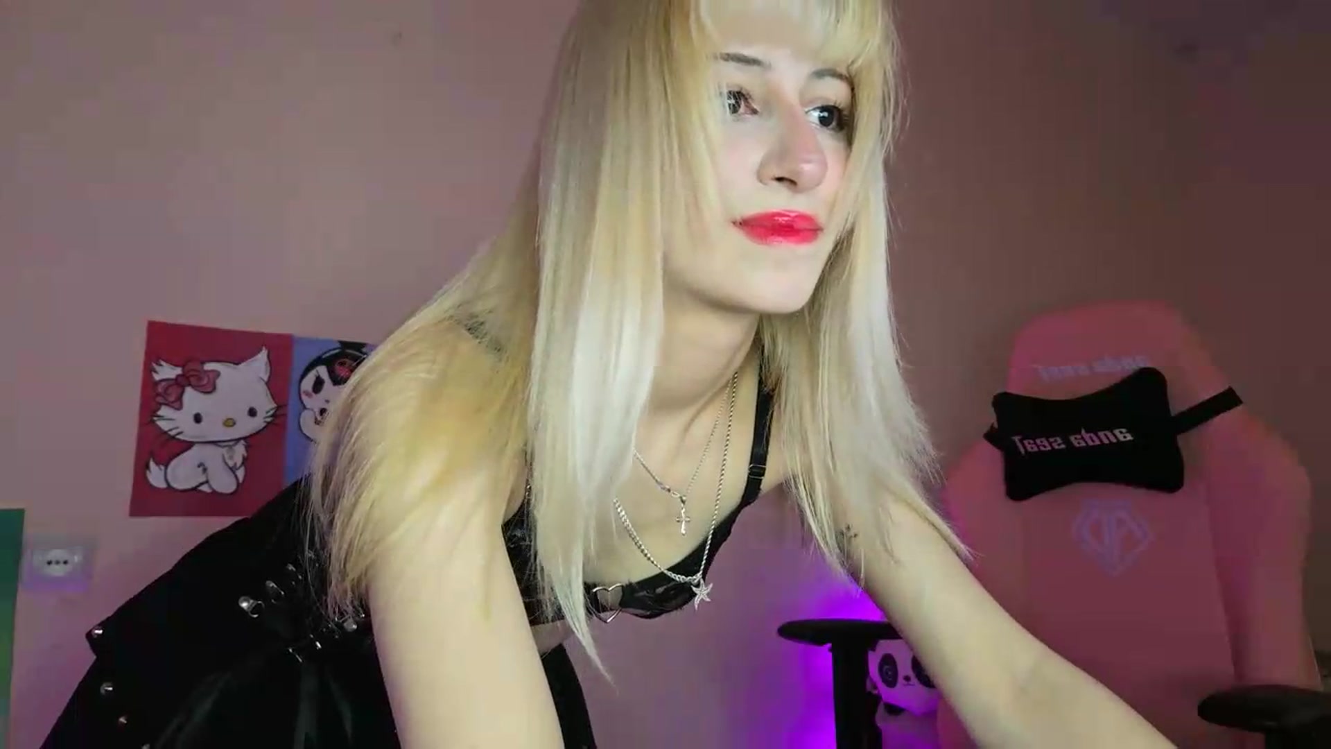 Gallery image thumbnail from PureBlush_xo's myfreecams stream on, 06/22/2026, 03:33 image 14 of 20