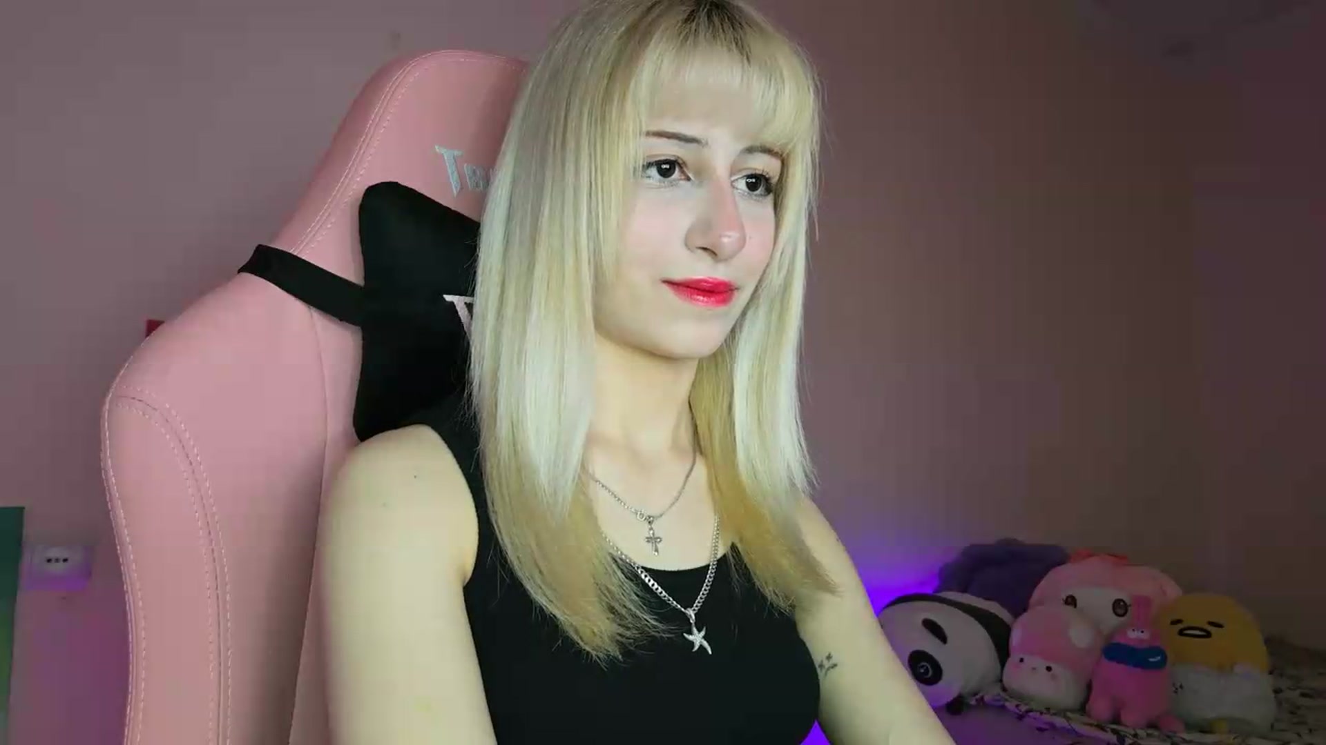 Gallery image thumbnail from PureBlush_xo's myfreecams stream on, 06/22/2026, 03:33 image 9 of 20