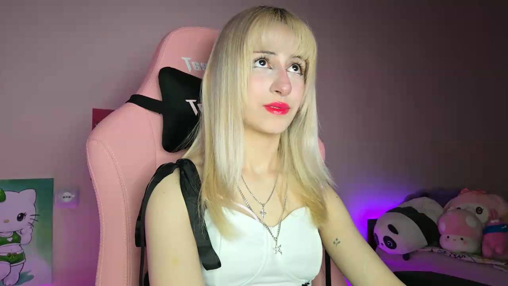 Gallery image thumbnail from PureBlush_xo's myfreecams stream on, 06/23/2026, 01:18 image 18 of 20
