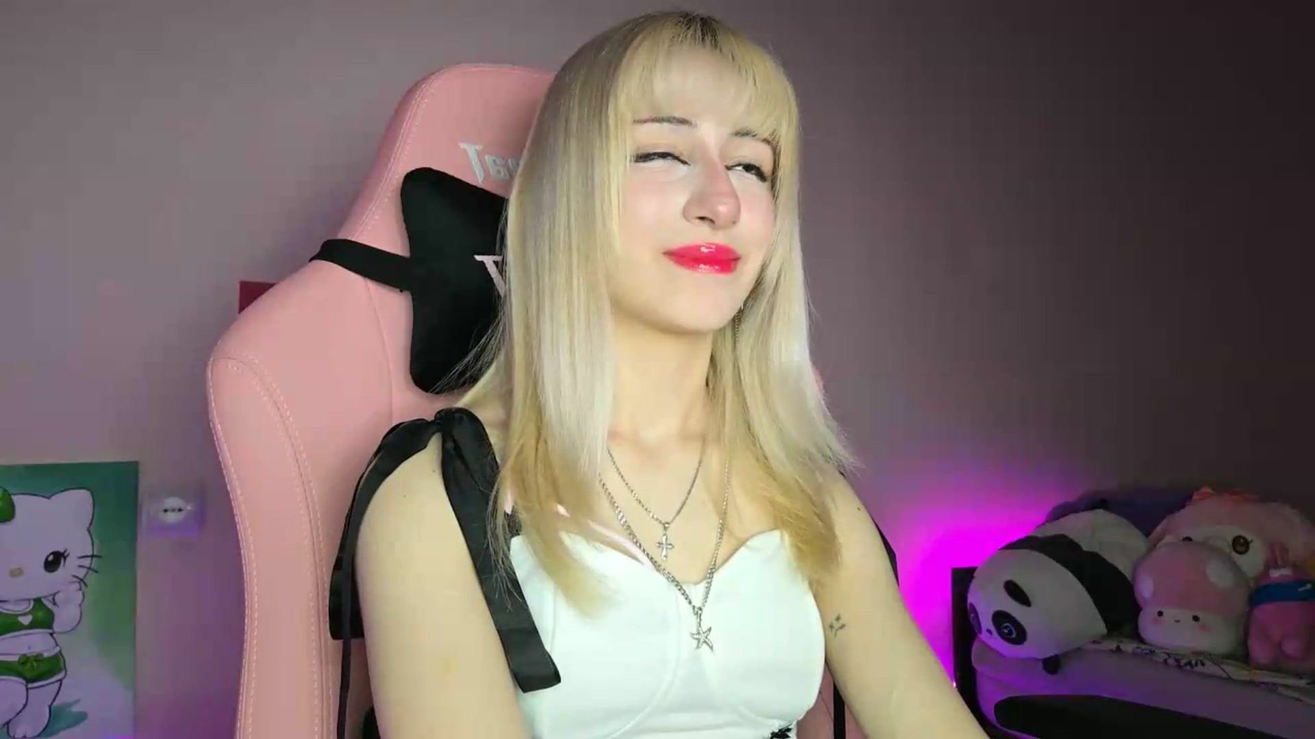 Gallery image thumbnail from PureBlush_xo's myfreecams stream on, 06/23/2026, 01:18 image 10 of 20