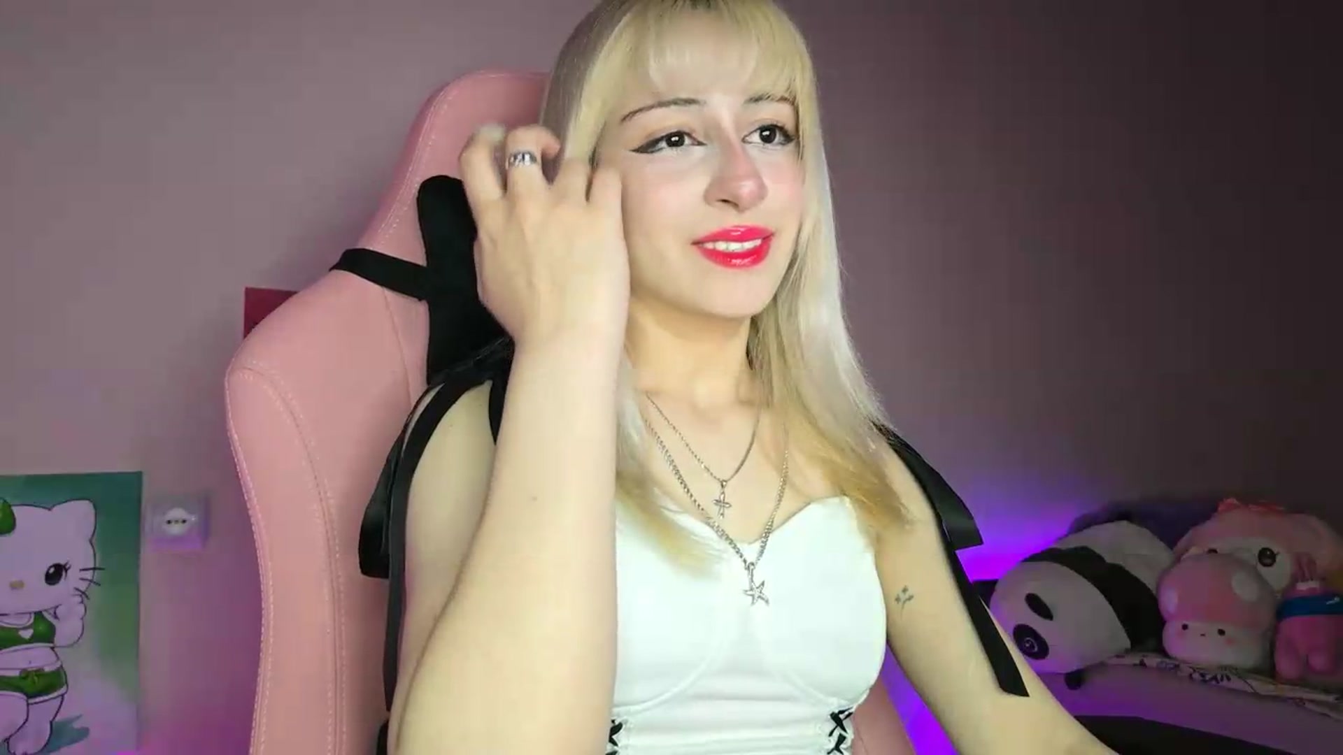 Gallery image thumbnail from PureBlush_xo's myfreecams stream on, 06/23/2026, 01:18 image 4 of 20