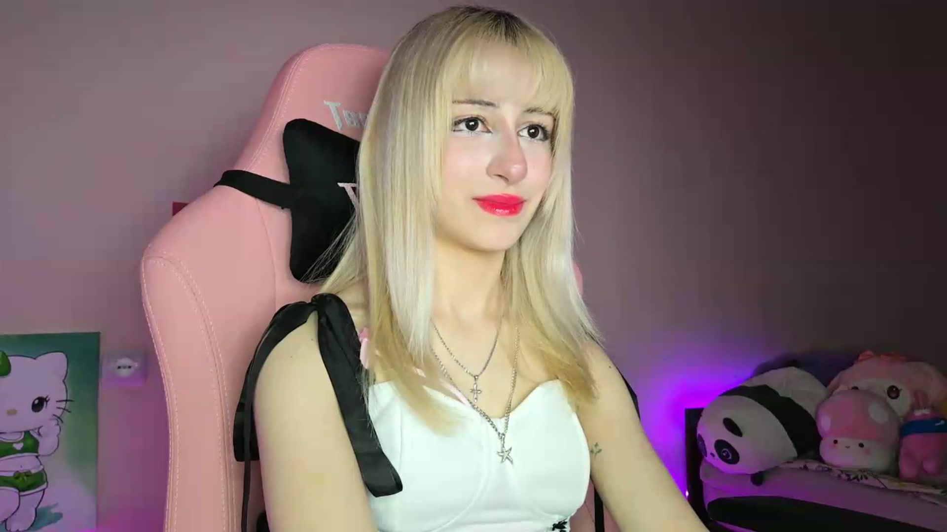 Gallery image thumbnail from PureBlush_xo's myfreecams stream on, 06/23/2026, 01:18 image 8 of 20