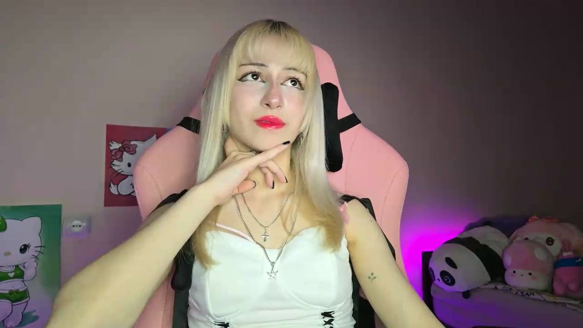 Gallery image thumbnail from PureBlush_xo's myfreecams stream on, 06/23/2026, 01:18 image 19 of 20
