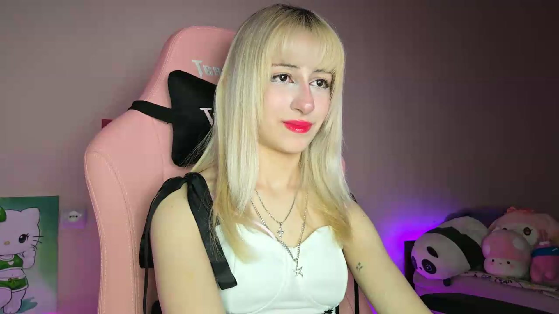 Gallery image thumbnail from PureBlush_xo's myfreecams stream on, 06/23/2026, 01:18 image 13 of 20
