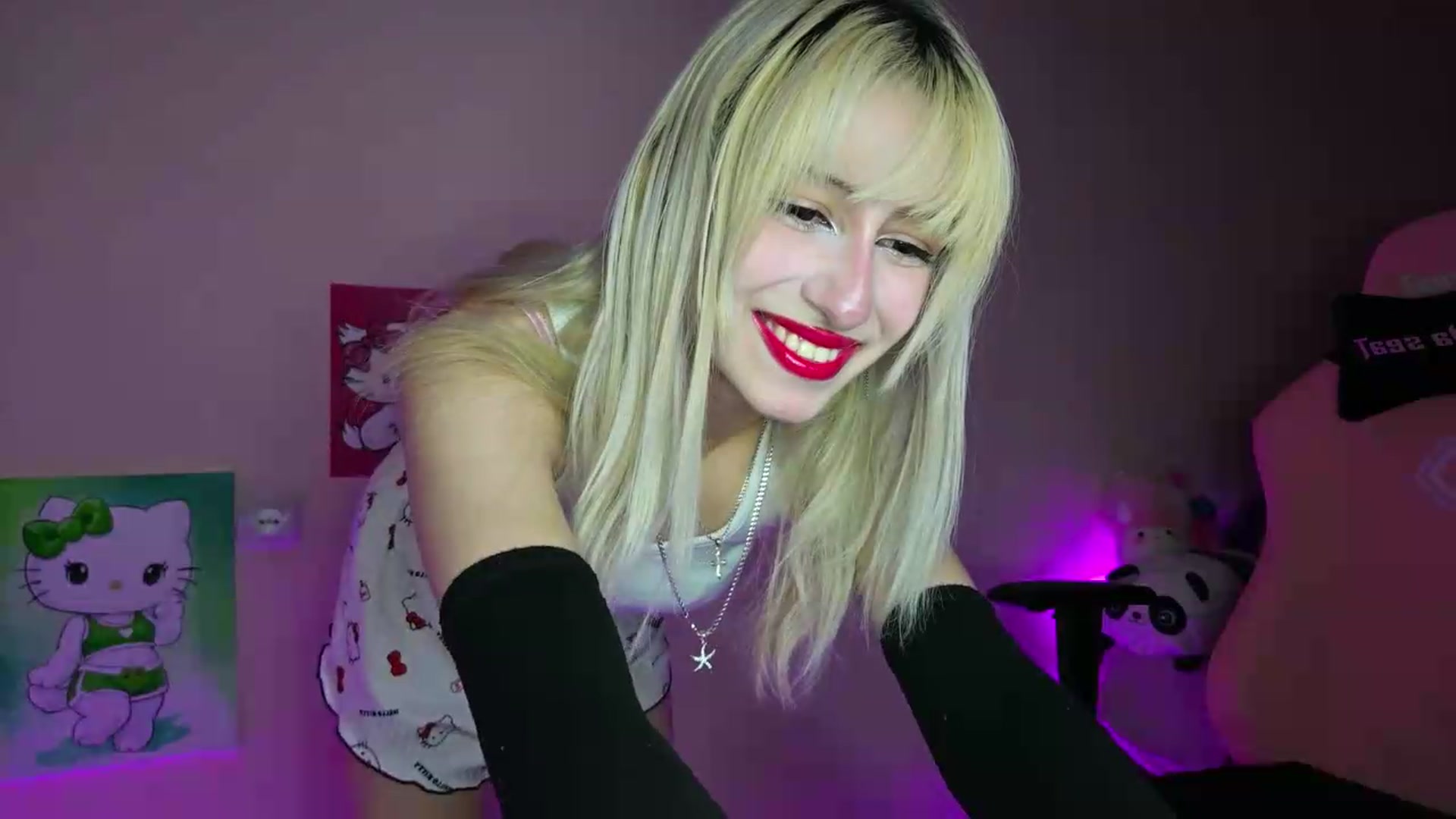 Gallery image thumbnail from PureBlush_xo's myfreecams stream on, 07/06/2026, 01:30 image 4 of 20