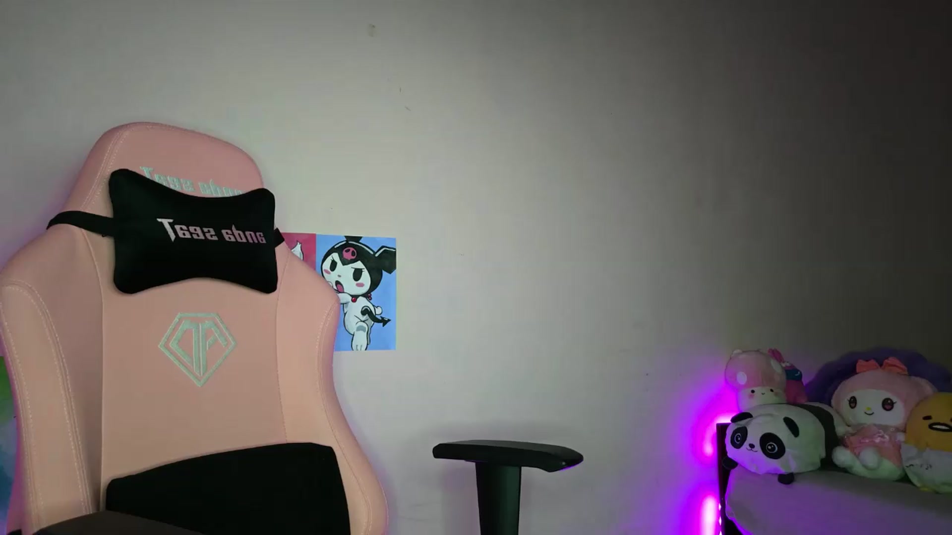 Gallery image thumbnail from PureBlush_xo's myfreecams stream on, 07/06/2026, 01:30 image 17 of 20