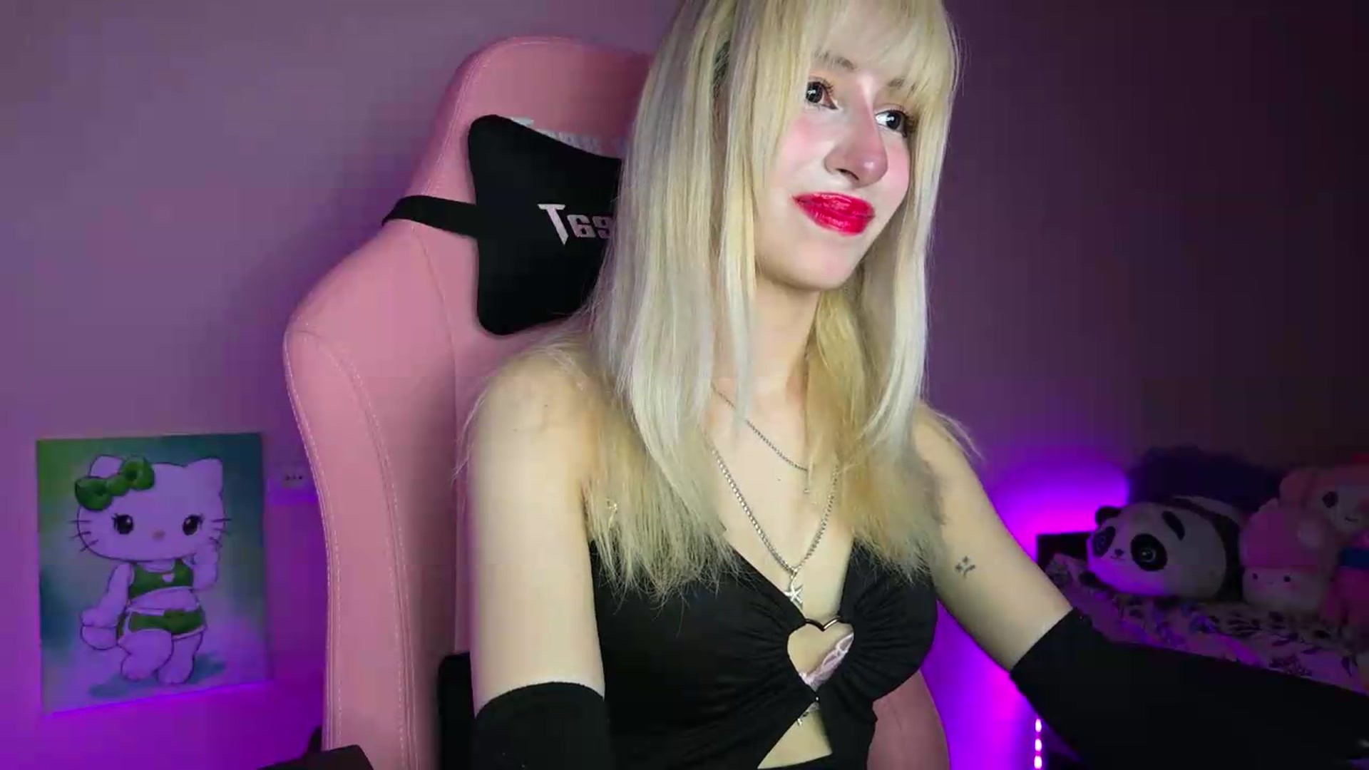 Gallery image thumbnail from PureBlush_xo's myfreecams stream on, 07/10/2026, 01:04 image 16 of 20