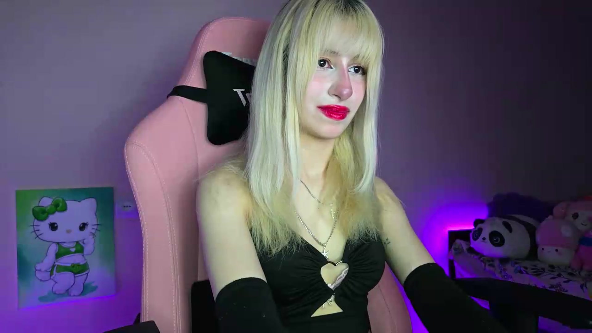 Gallery image thumbnail from PureBlush_xo's myfreecams stream on, 07/10/2026, 01:04 image 20 of 20