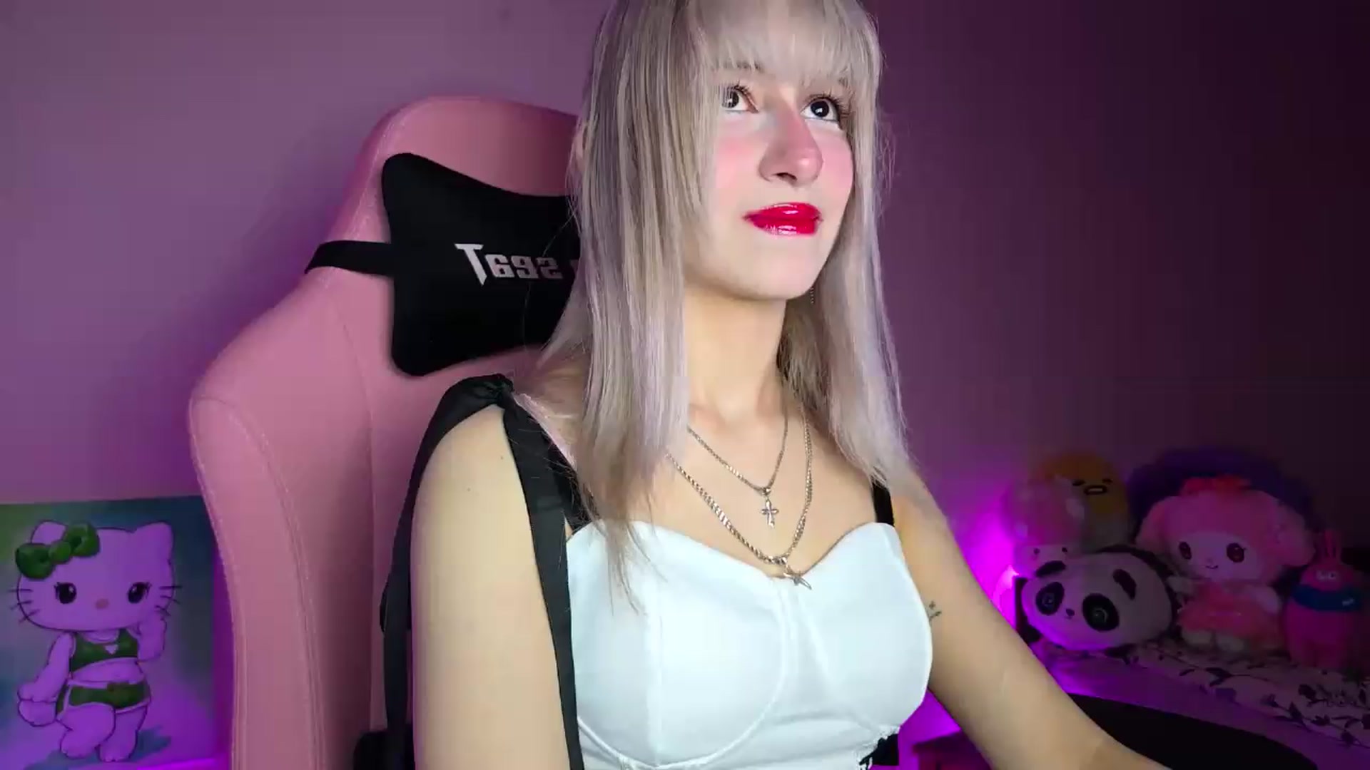 Gallery image thumbnail from PureBlush_xo's myfreecams stream on, 07/22/2026, 01:26 image 19 of 20