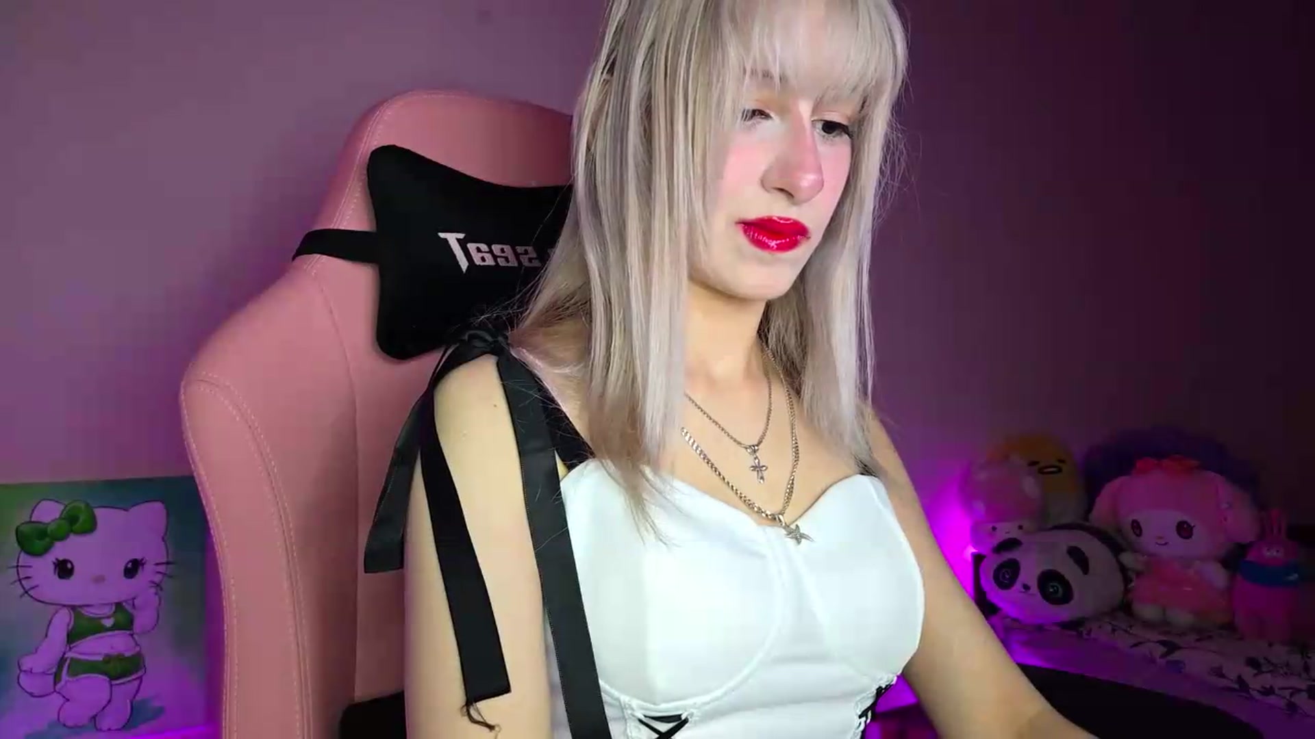 Gallery image thumbnail from PureBlush_xo's myfreecams stream on, 07/22/2026, 01:26 image 17 of 20
