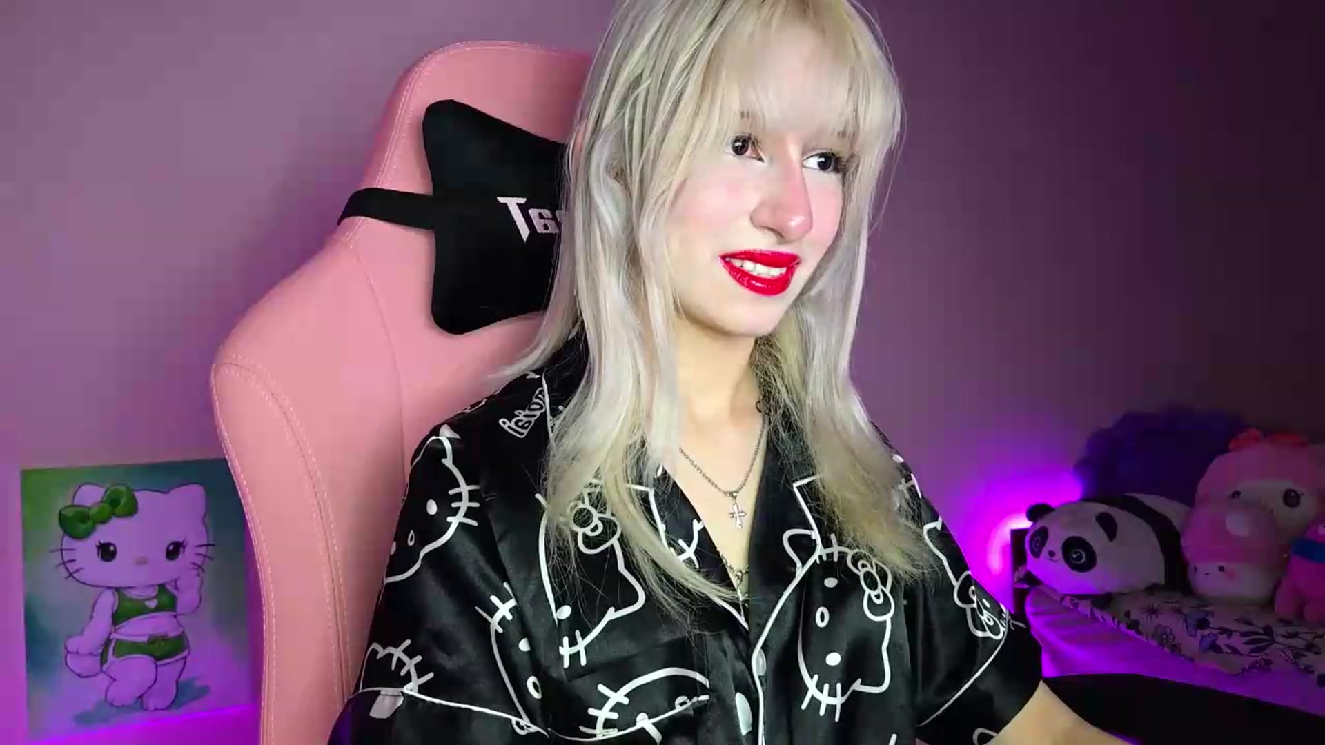 Gallery image thumbnail from PureBlush_xo's myfreecams stream on, 07/27/2026, 24:33 image 7 of 20