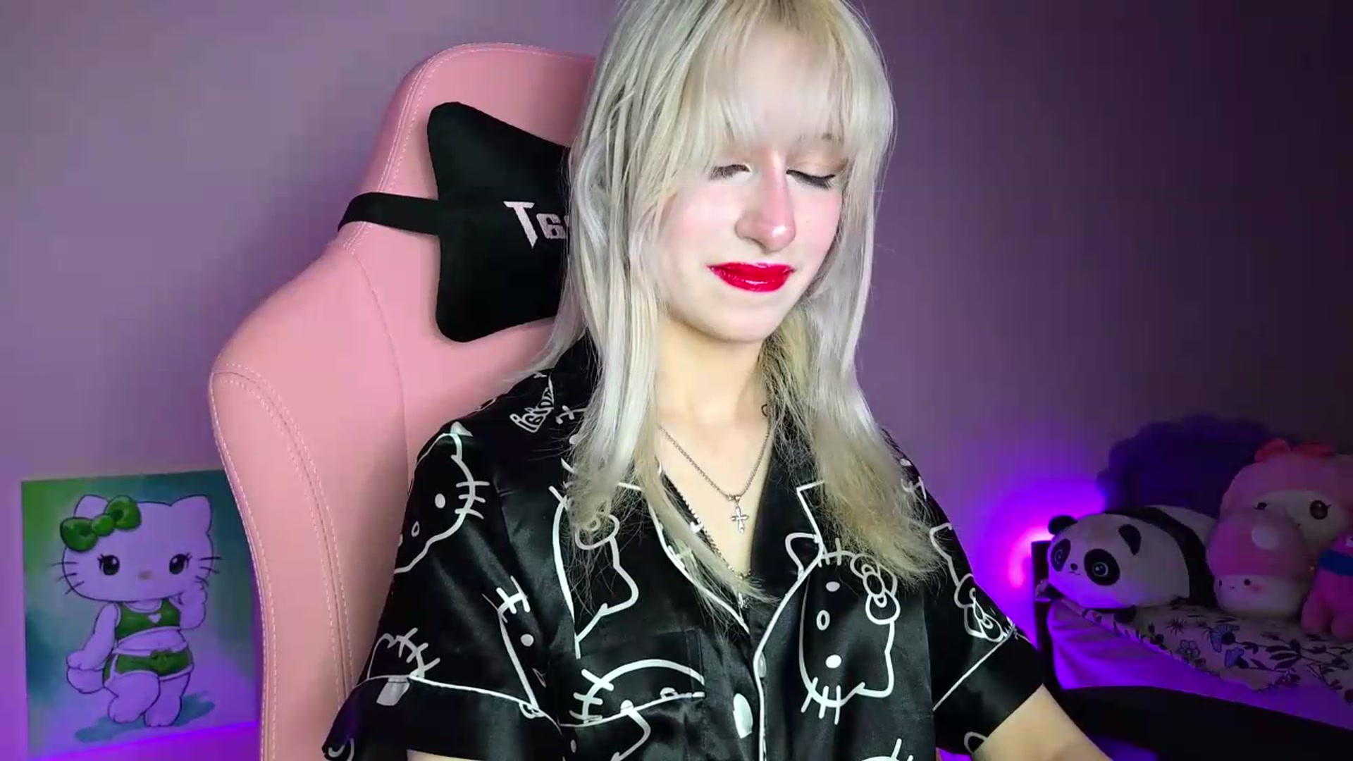 Gallery image thumbnail from PureBlush_xo's myfreecams stream on, 07/27/2026, 24:33 image 3 of 20