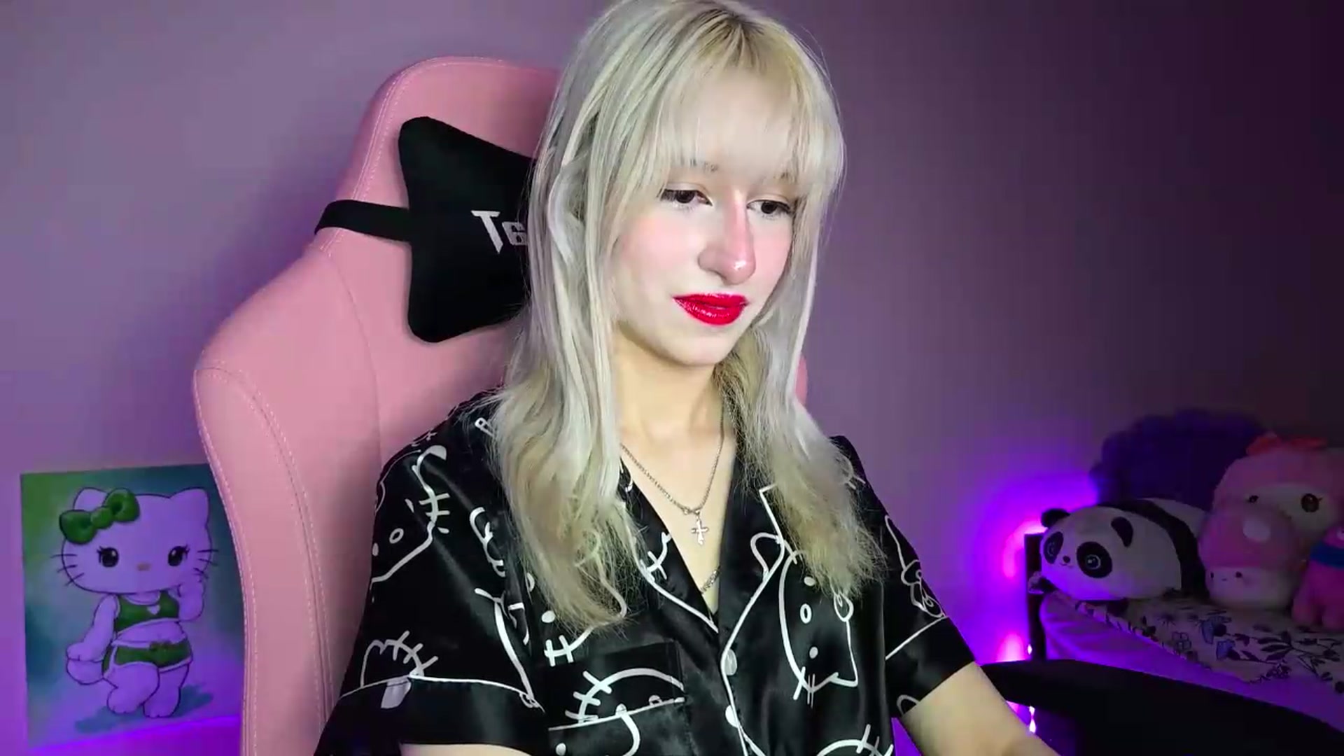 Gallery image thumbnail from PureBlush_xo's myfreecams stream on, 07/27/2026, 24:33 image 19 of 20