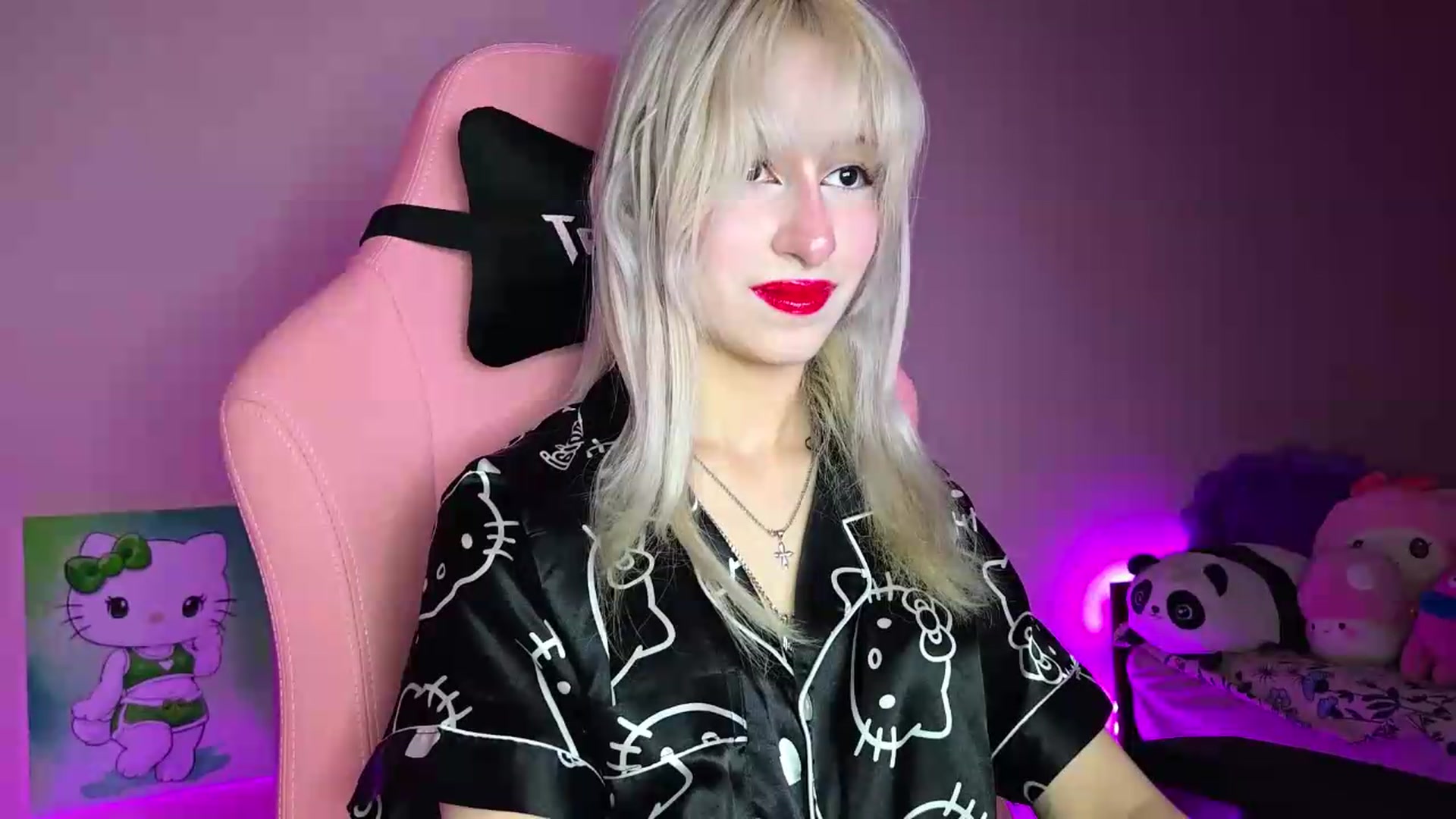 Gallery image thumbnail from PureBlush_xo's myfreecams stream on, 07/27/2026, 24:33 image 4 of 20