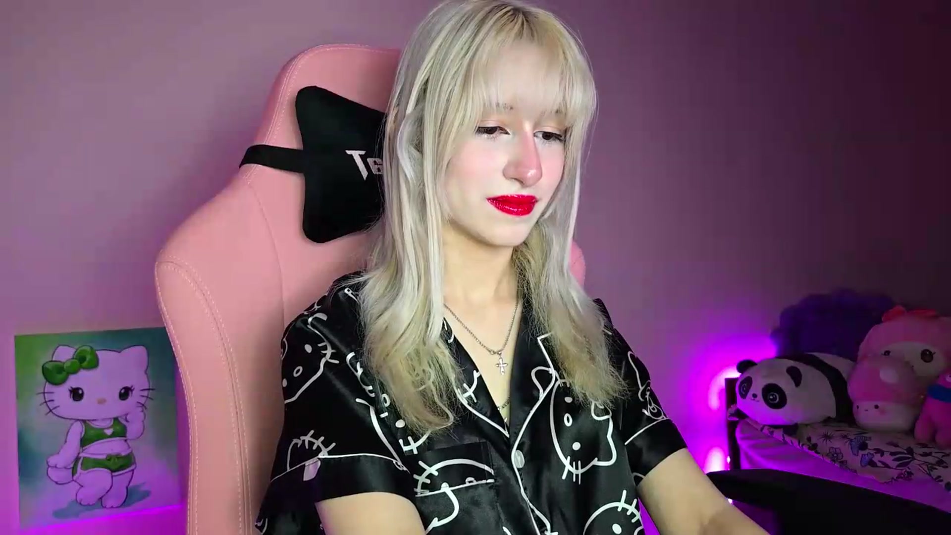 Gallery image thumbnail from PureBlush_xo's myfreecams stream on, 07/27/2026, 24:33 image 20 of 20