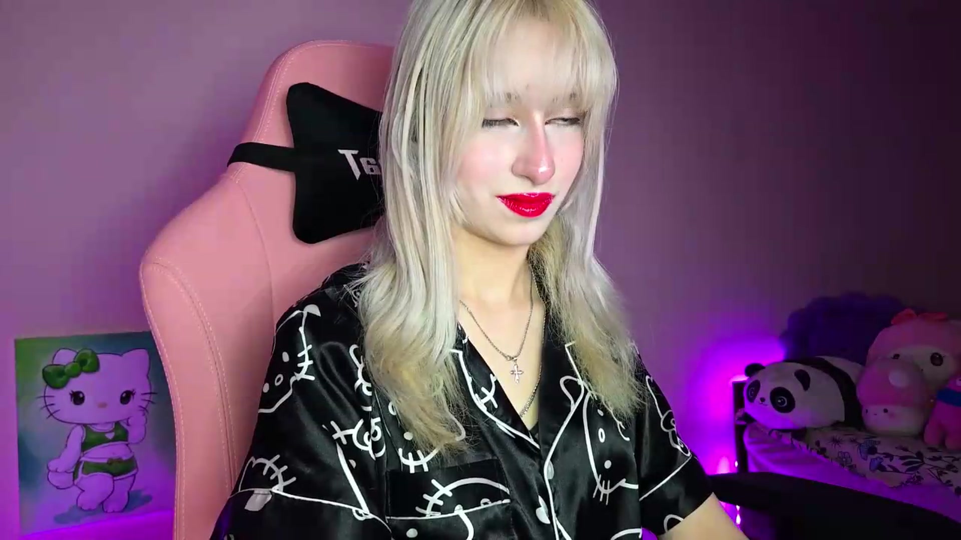 Gallery image thumbnail from PureBlush_xo's myfreecams stream on, 07/27/2026, 24:33 image 18 of 20