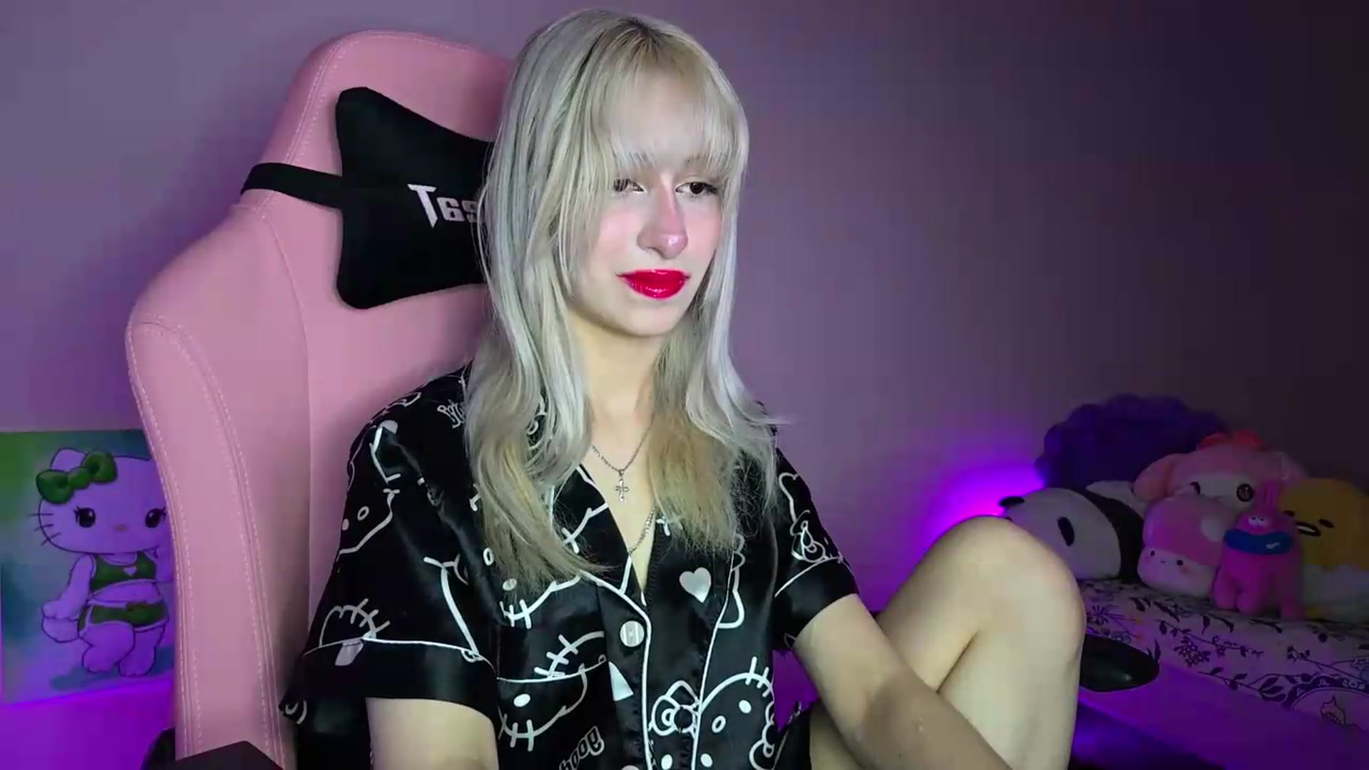 Gallery image thumbnail from PureBlush_xo's myfreecams stream on, 07/28/2026, 24:23 image 18 of 20