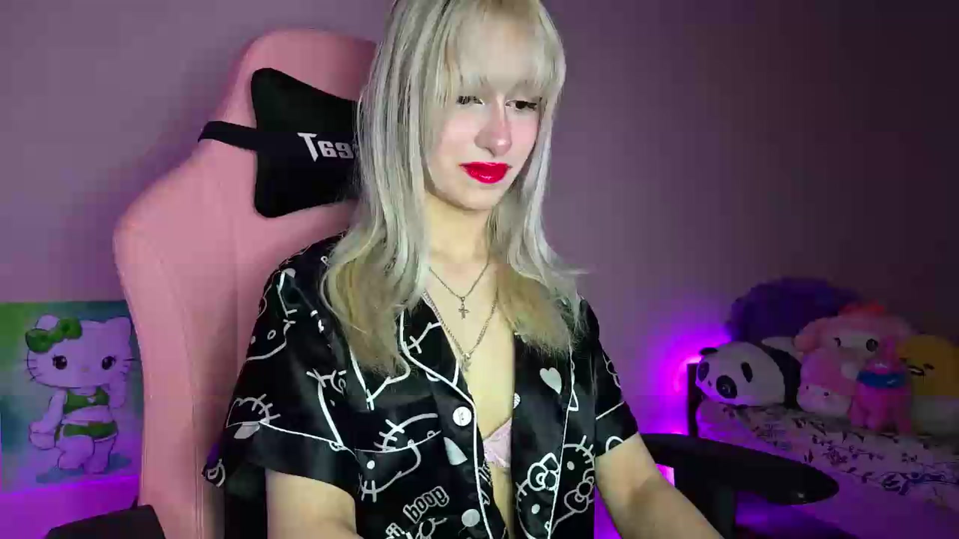 Gallery image thumbnail from PureBlush_xo's myfreecams stream on, 07/28/2026, 24:23 image 12 of 20
