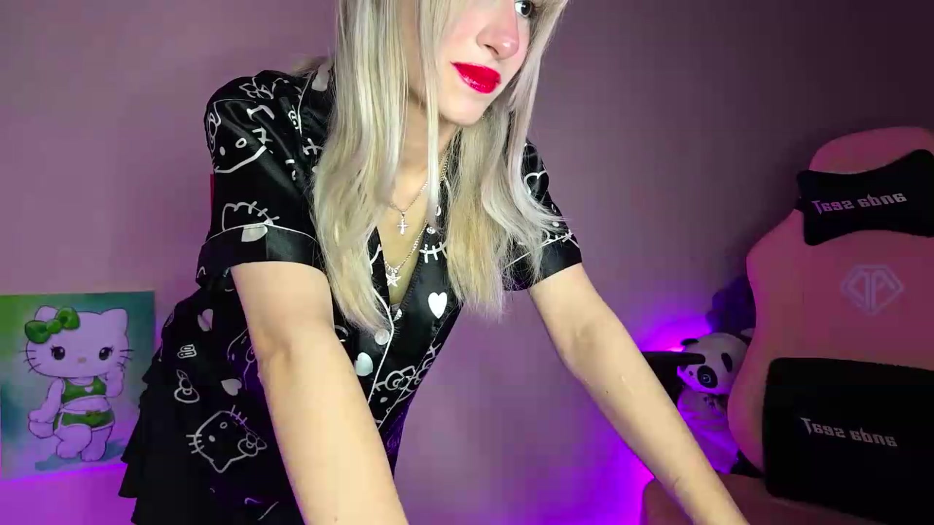 Gallery image thumbnail from PureBlush_xo's myfreecams stream on, 07/28/2026, 24:23 image 7 of 20