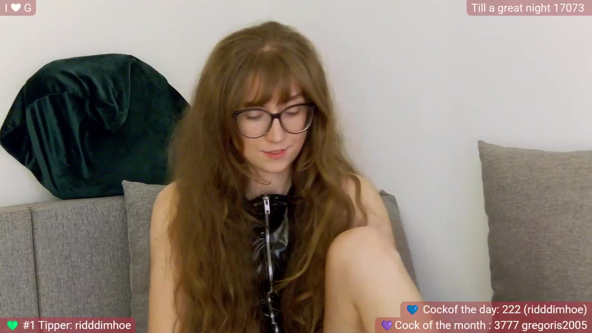 Gallery image thumbnail from PureEmanuelle's myfreecams stream on, 11/17/2025, 03:07 image 4 of 20