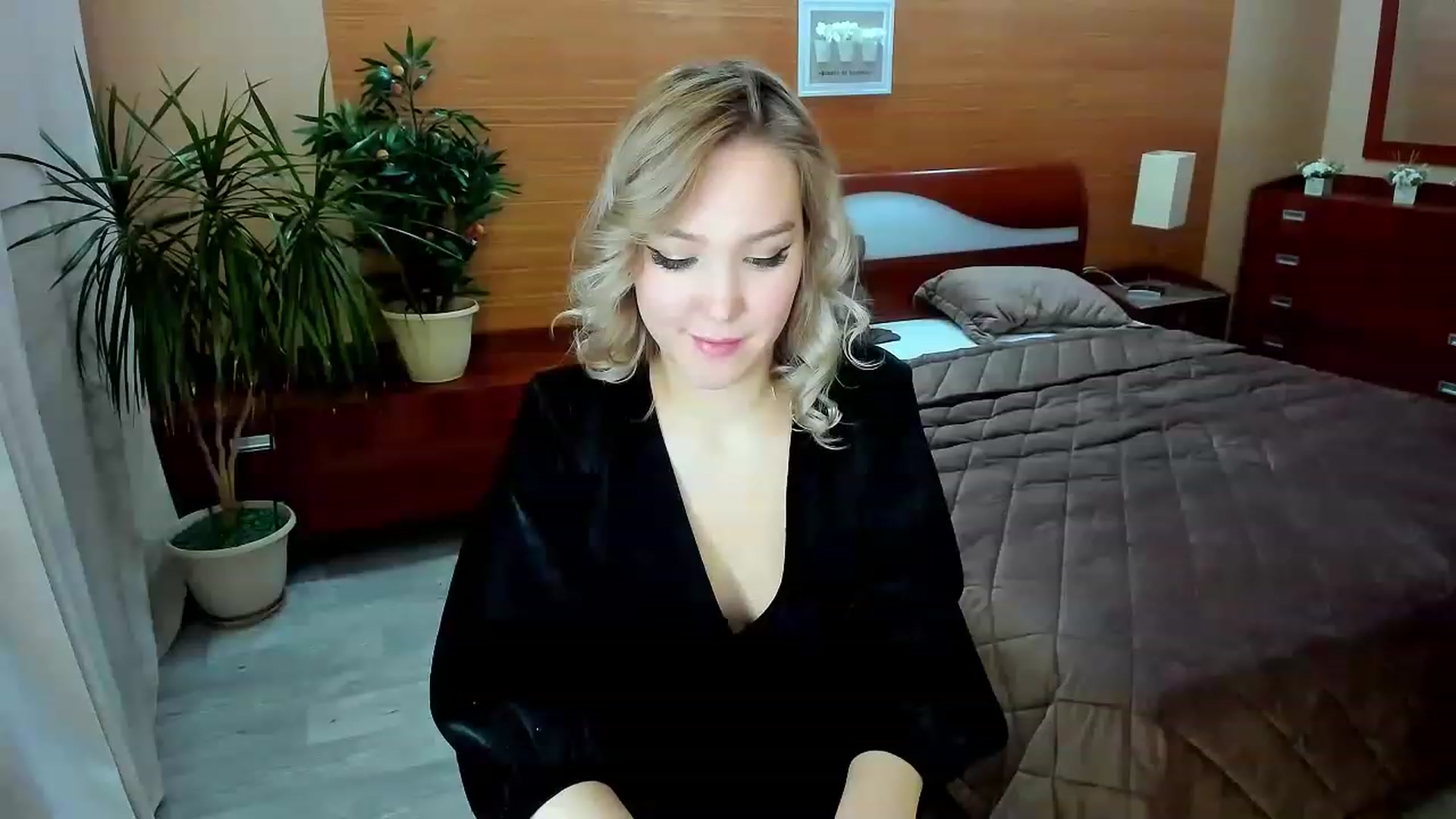 Gallery image thumbnail from PurePleasure_'s myfreecams stream on, 11/25/2022, 04:44 image 8 of 20