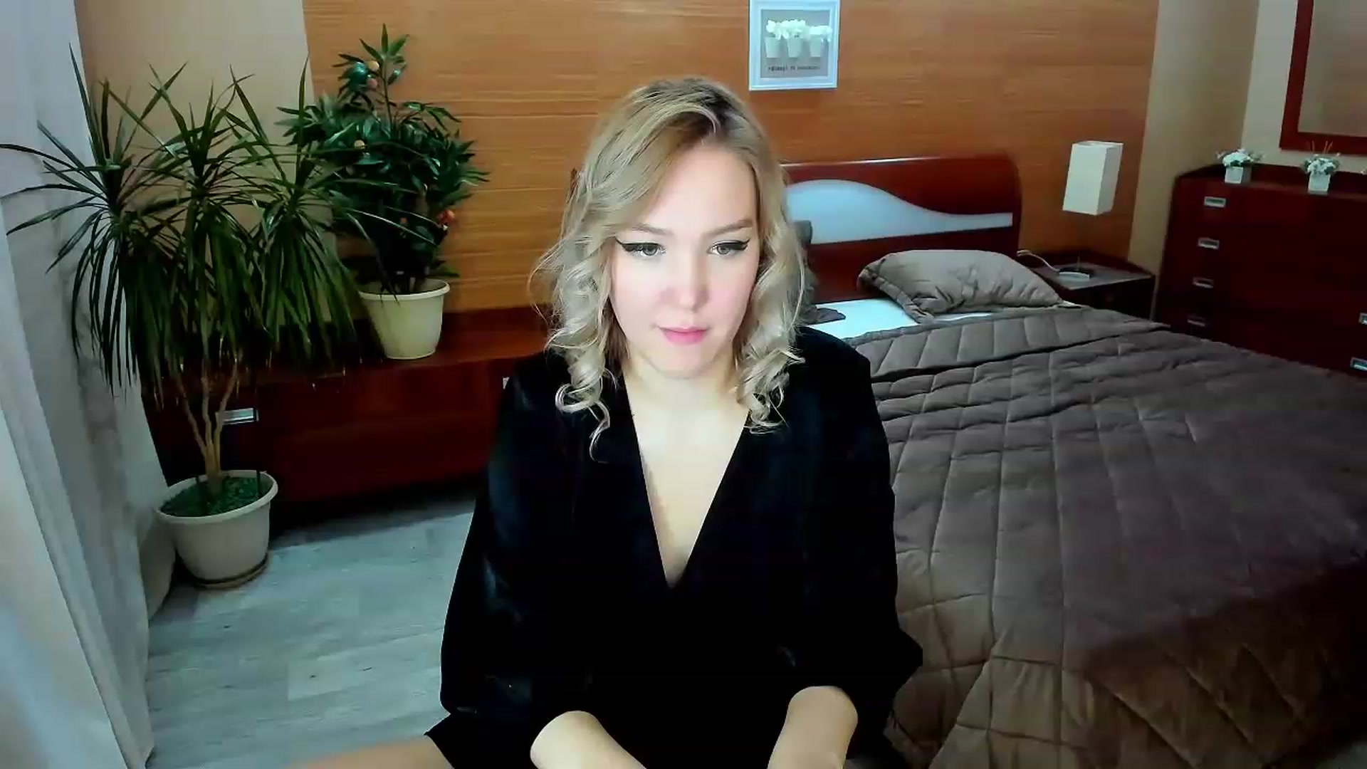 Gallery image thumbnail from PurePleasure_'s myfreecams stream on, 11/25/2022, 04:44 image 12 of 20
