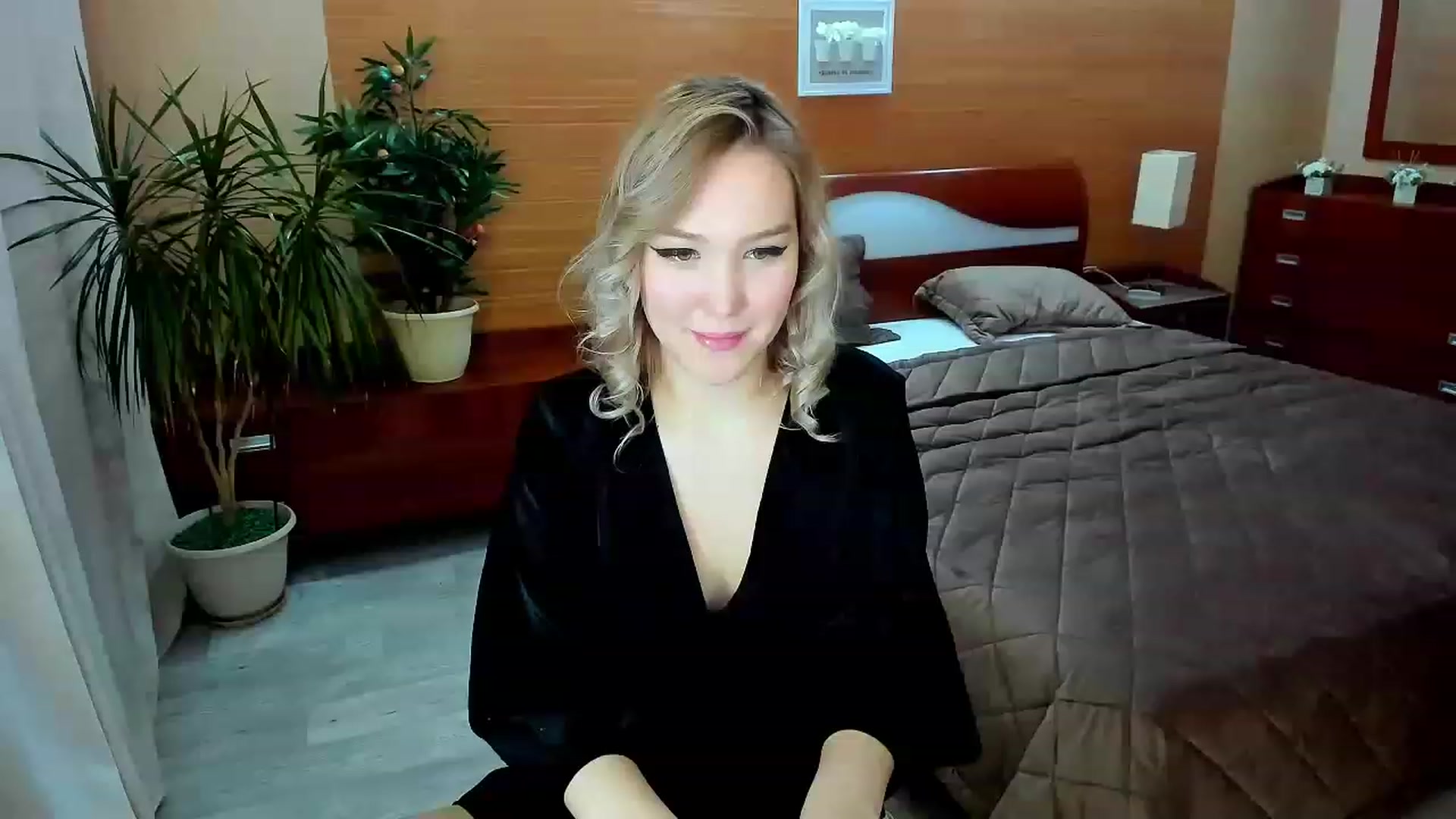 Gallery image thumbnail from PurePleasure_'s myfreecams stream on, 11/25/2022, 04:44 image 13 of 20