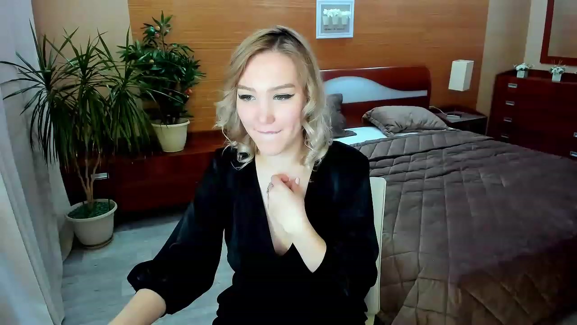 Gallery image thumbnail from PurePleasure_'s myfreecams stream on, 11/25/2022, 04:44 image 5 of 20