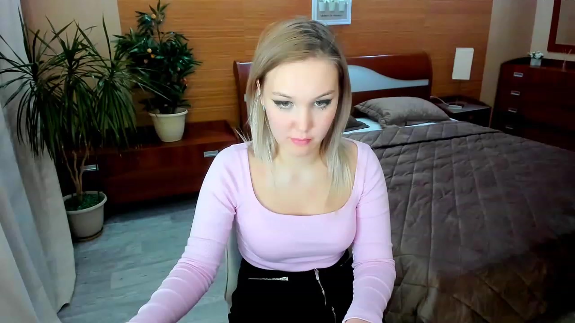 Gallery image thumbnail from PurePleasure_'s myfreecams stream on, 12/08/2022, 13:45 image 5 of 20