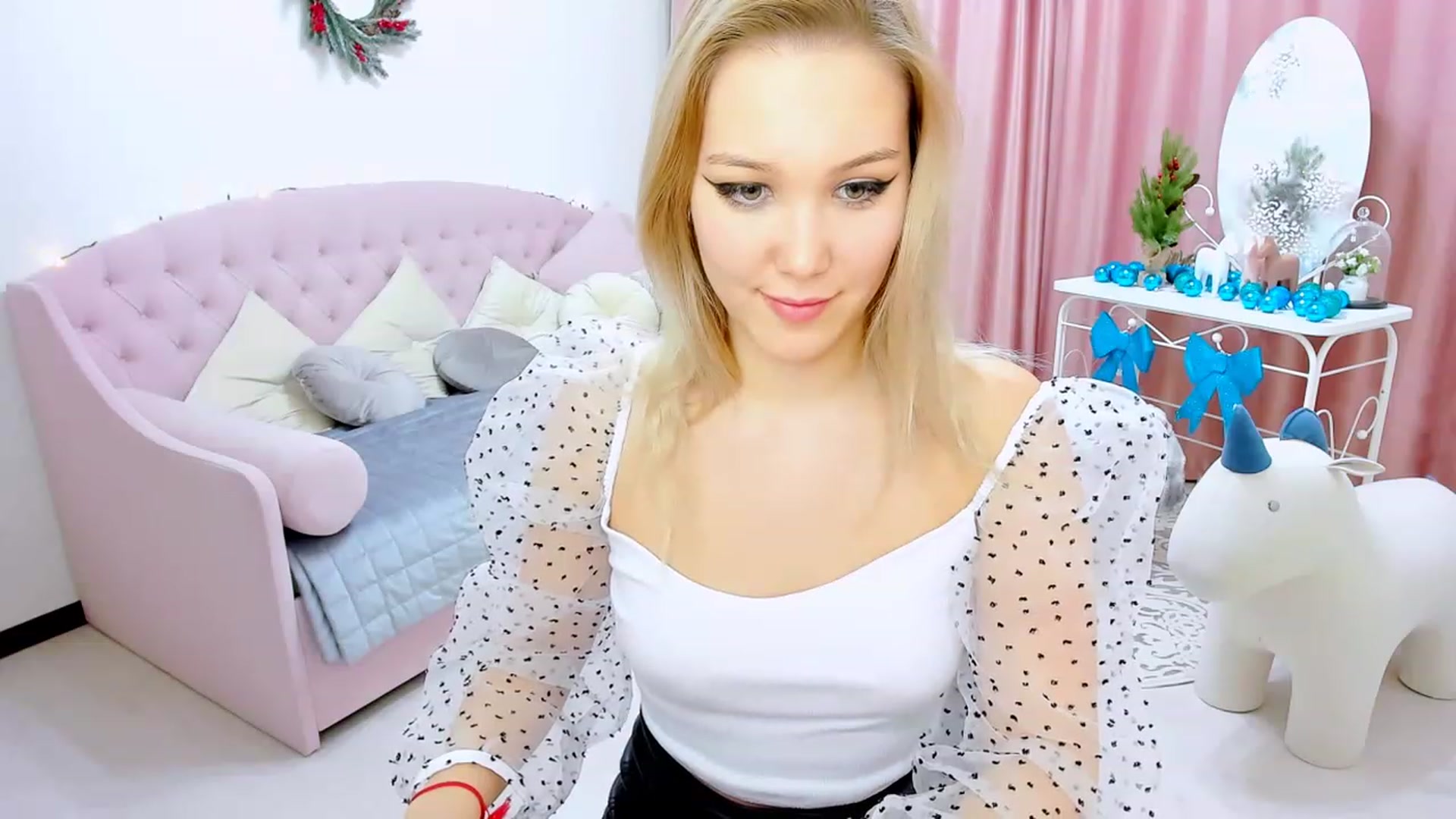 Gallery image thumbnail from PurePleasure_'s myfreecams stream on, 12/15/2022, 13:09 image 5 of 20