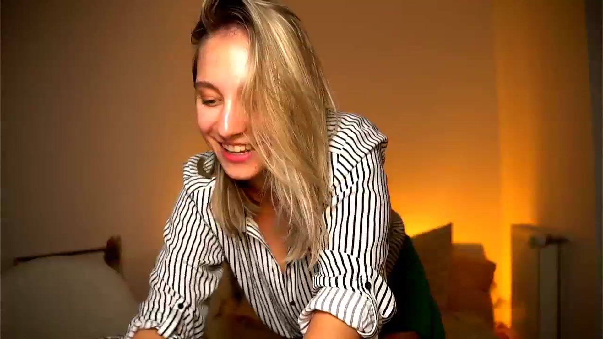 Gallery image thumbnail from Pure__Joy's myfreecams stream on, 08/30/2024, 20:05 image 17 of 20